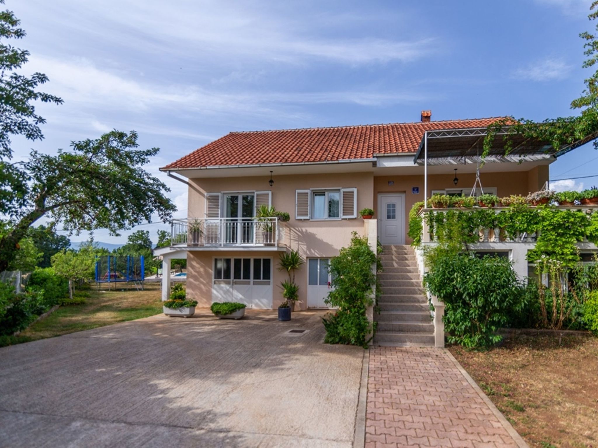 Villa Mia Flora mit Pool-Drinnen