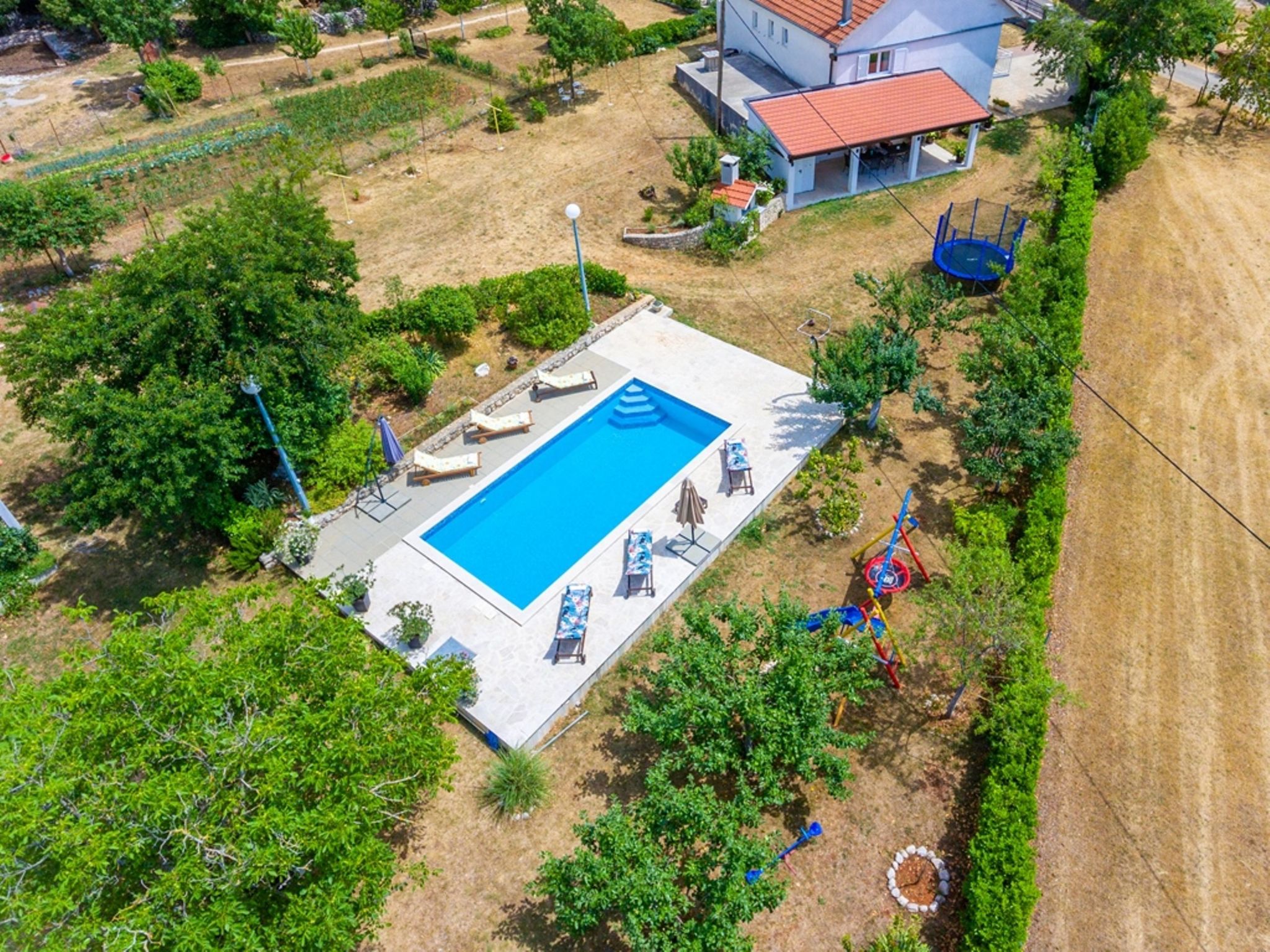 Villa Mia Flora mit Pool-Drinnen