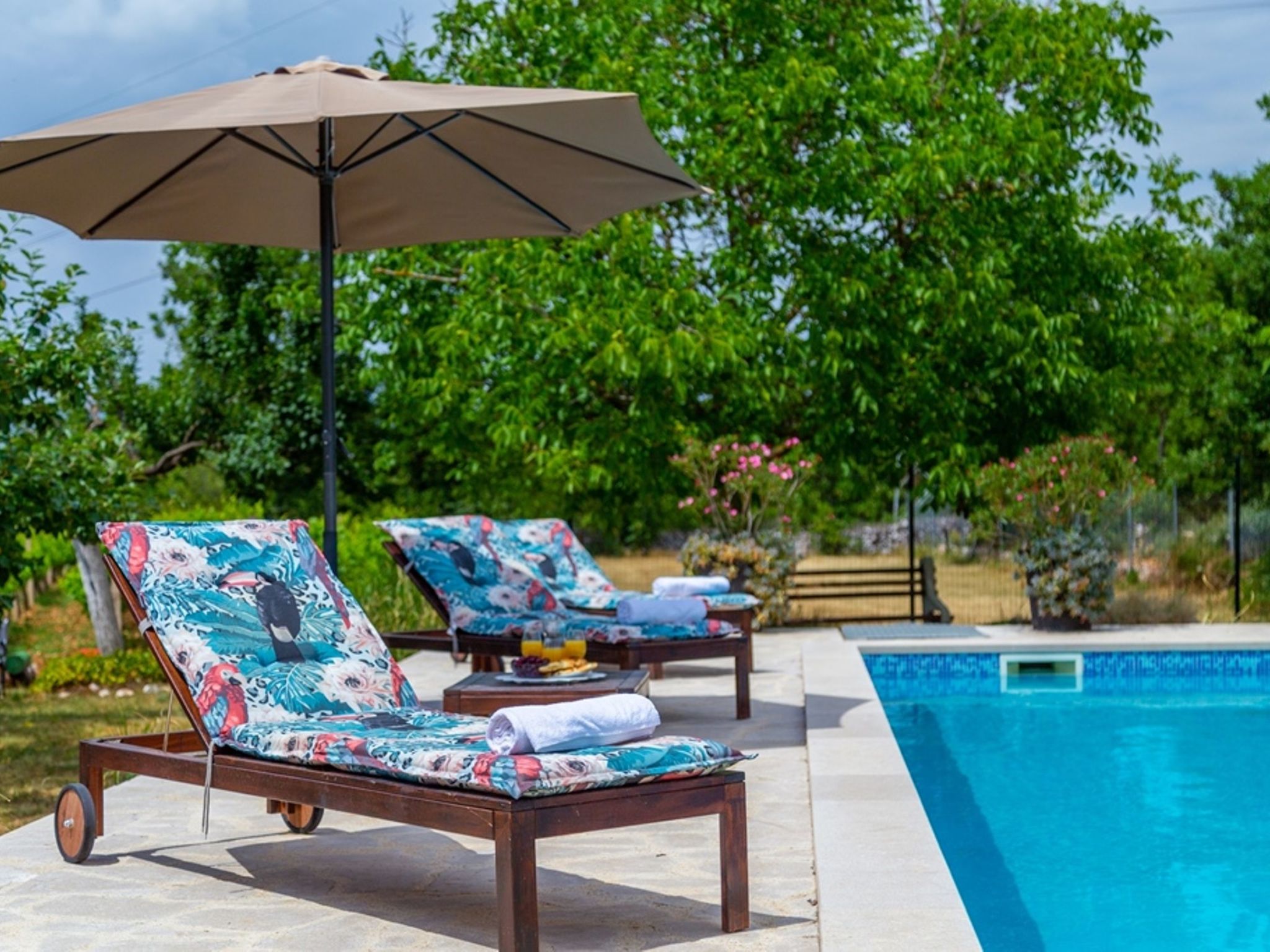 Villa Mia Flora mit Pool-Drinnen