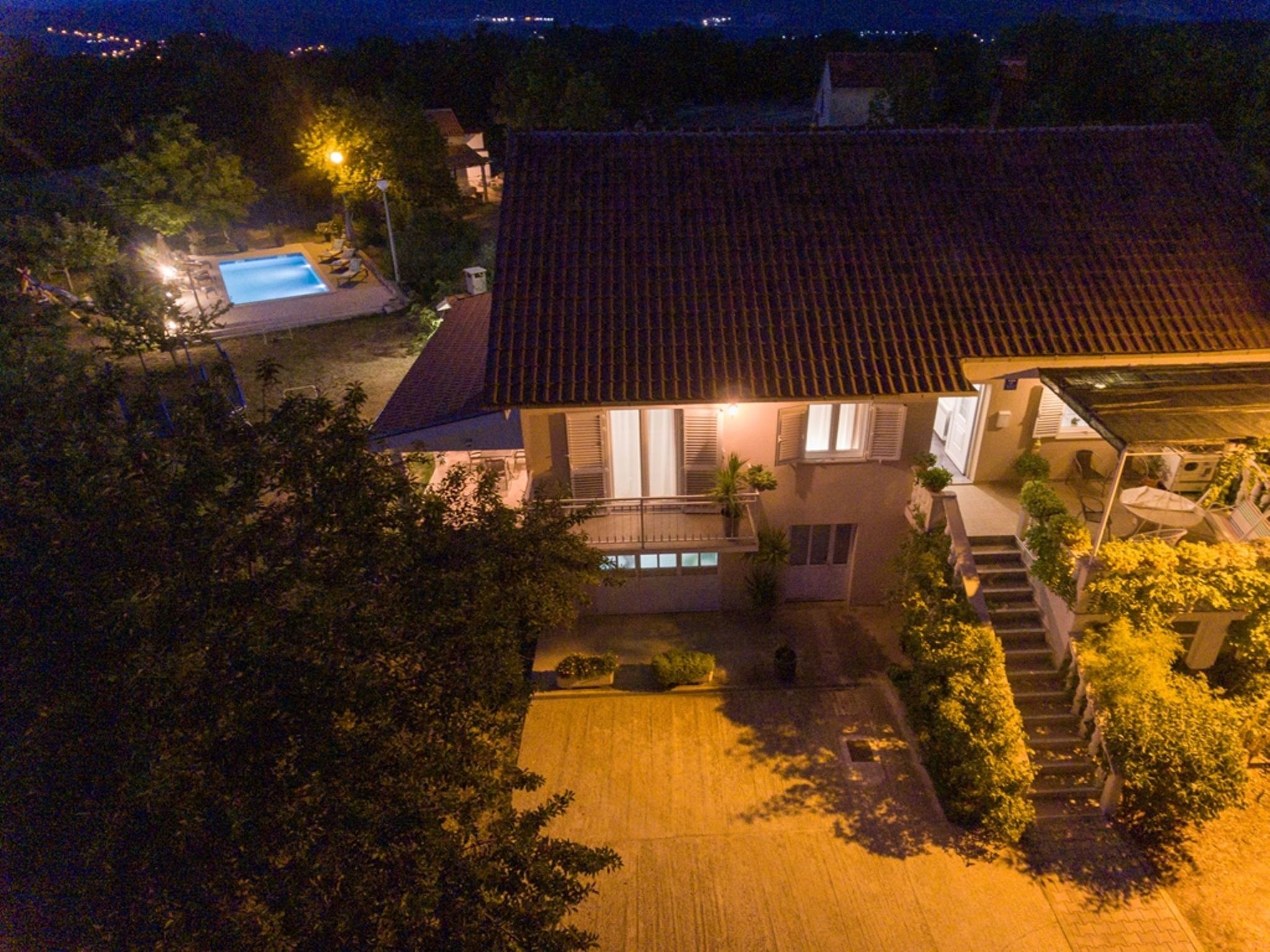 Villa Mia Flora mit Pool-Drinnen