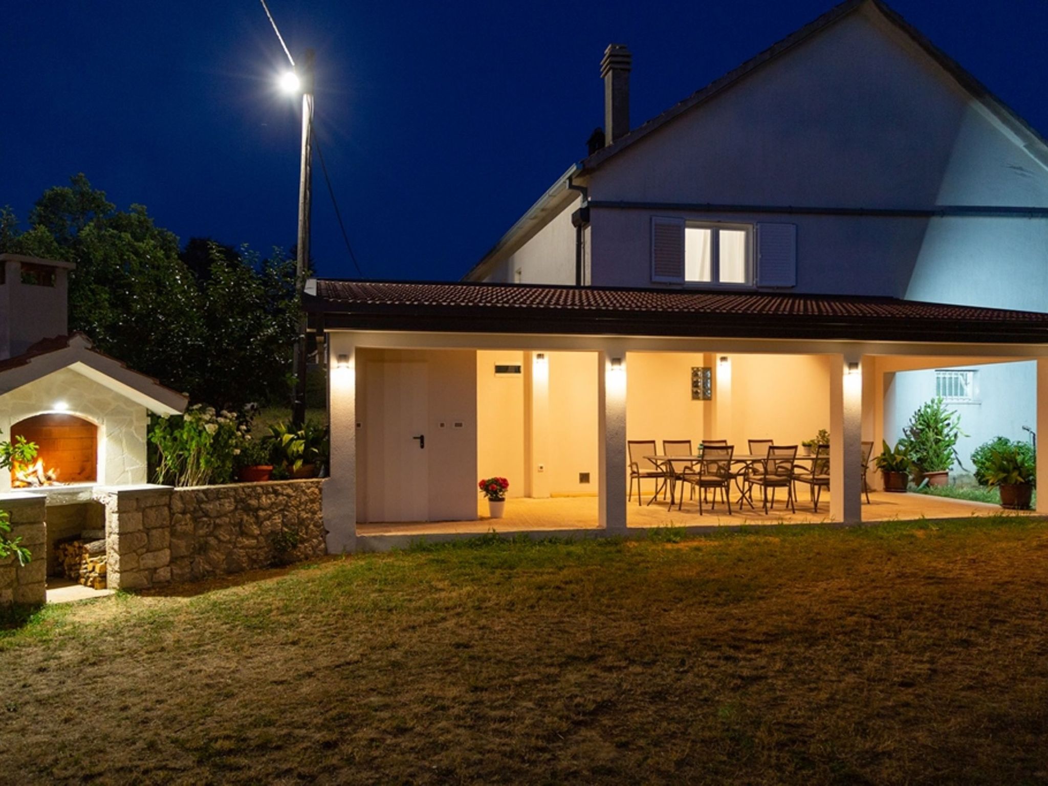 Villa Mia Flora mit Pool-Drinnen