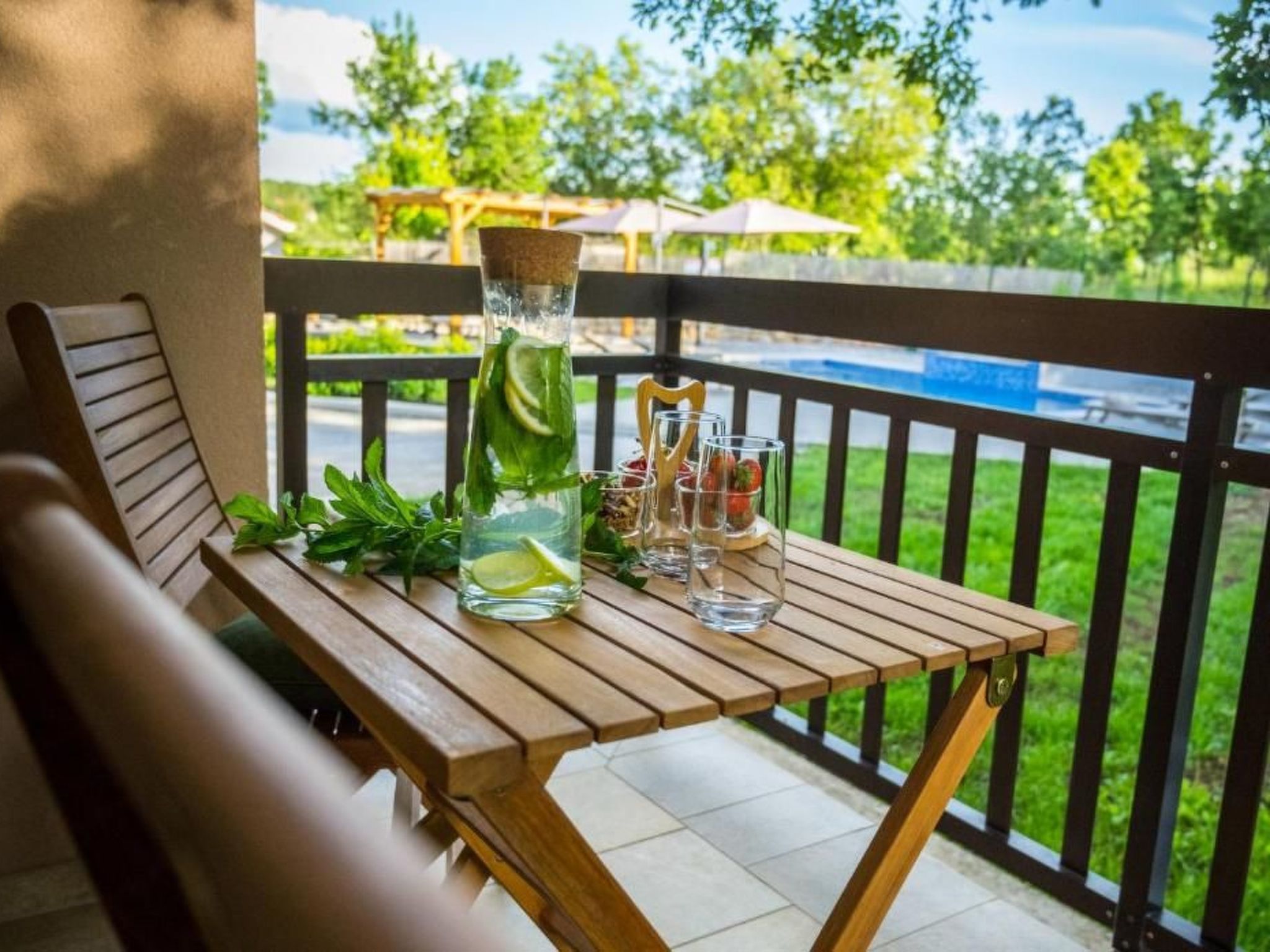 "Alte Eiche" mit Pool, Grill, Terrasse-Drinnen