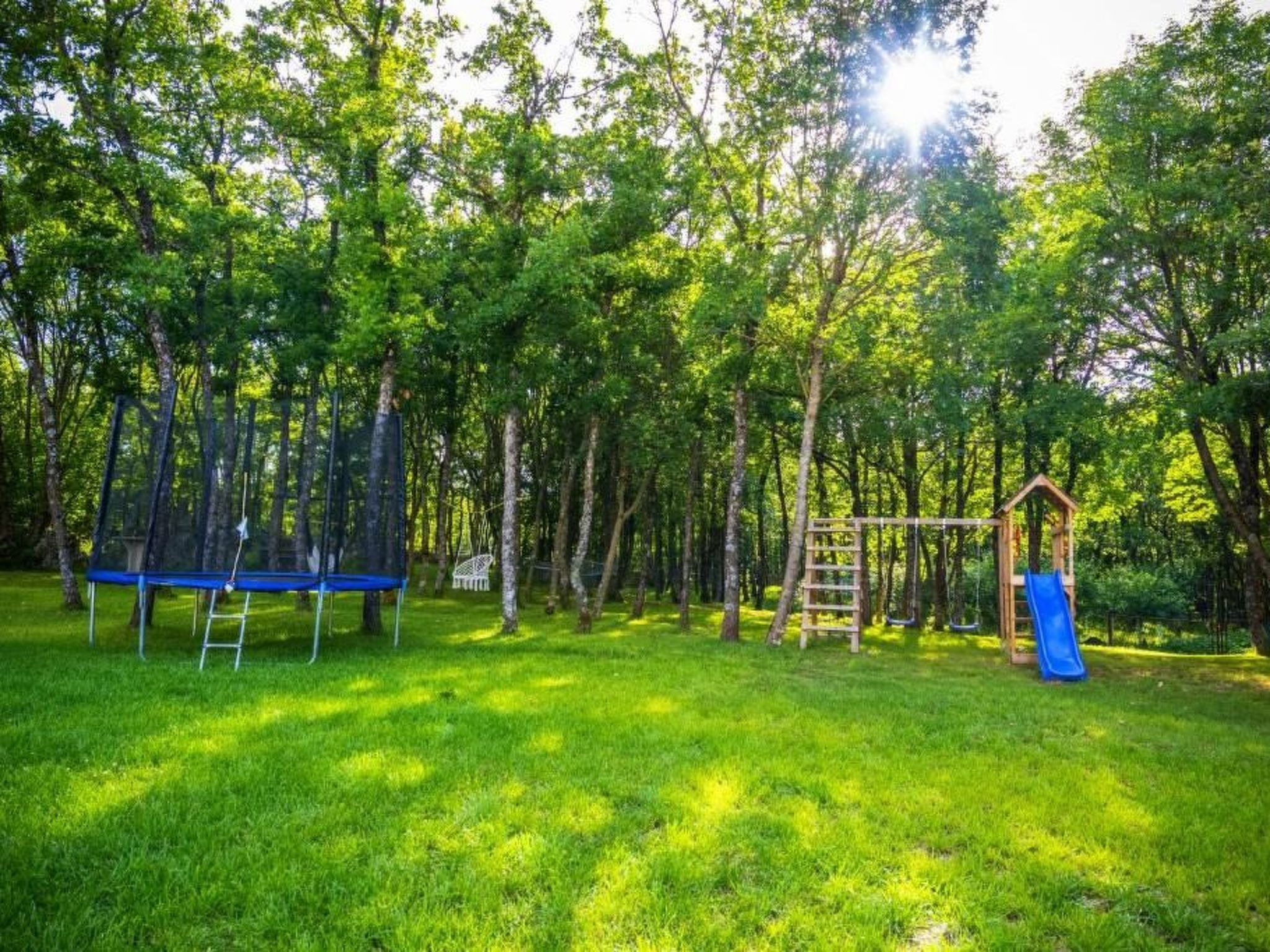 "Alte Eiche" mit Pool, Grill, Terrasse-Drinnen