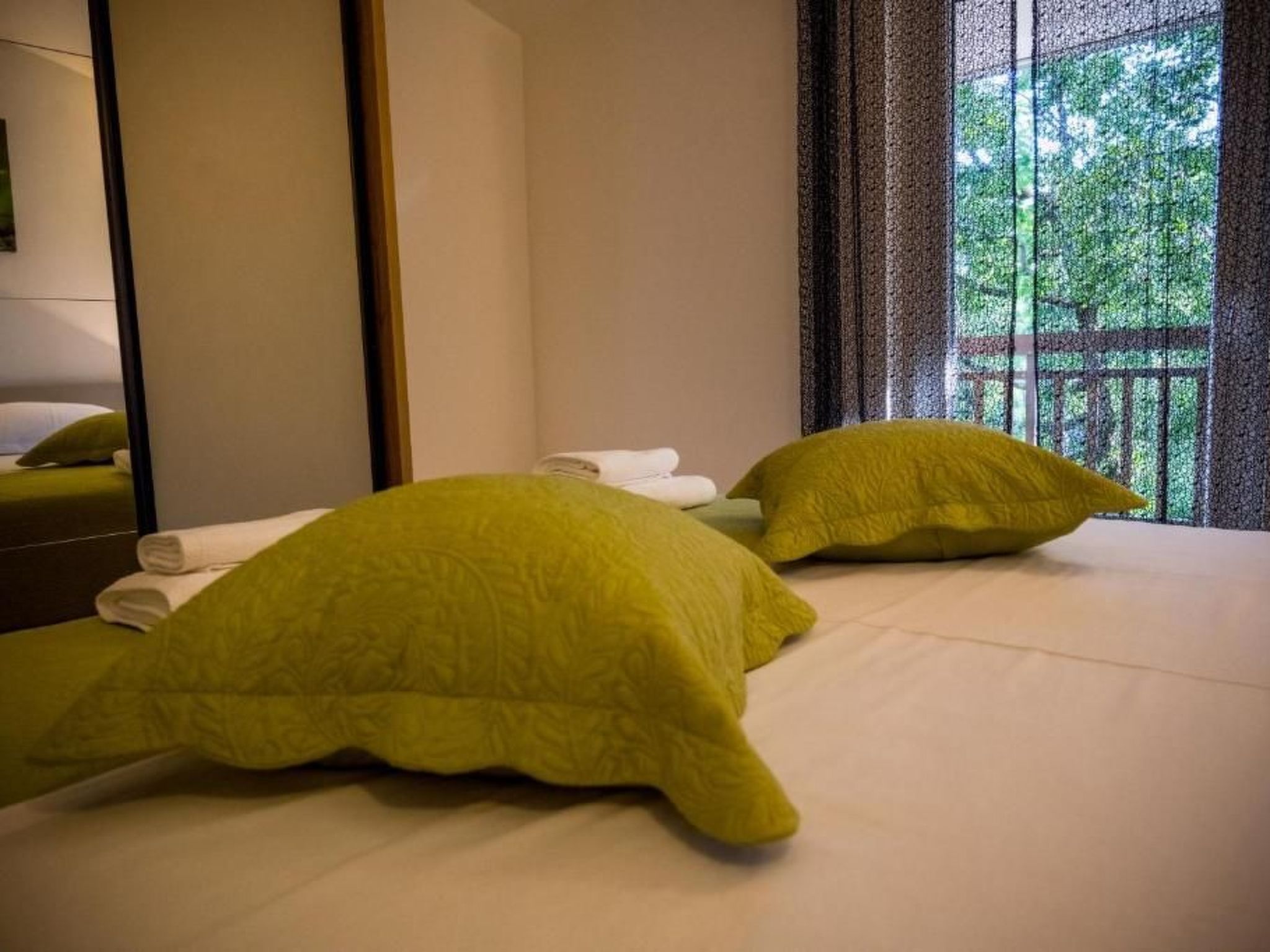 "Alte Eiche" mit Pool, Grill, Terrasse-Drinnen