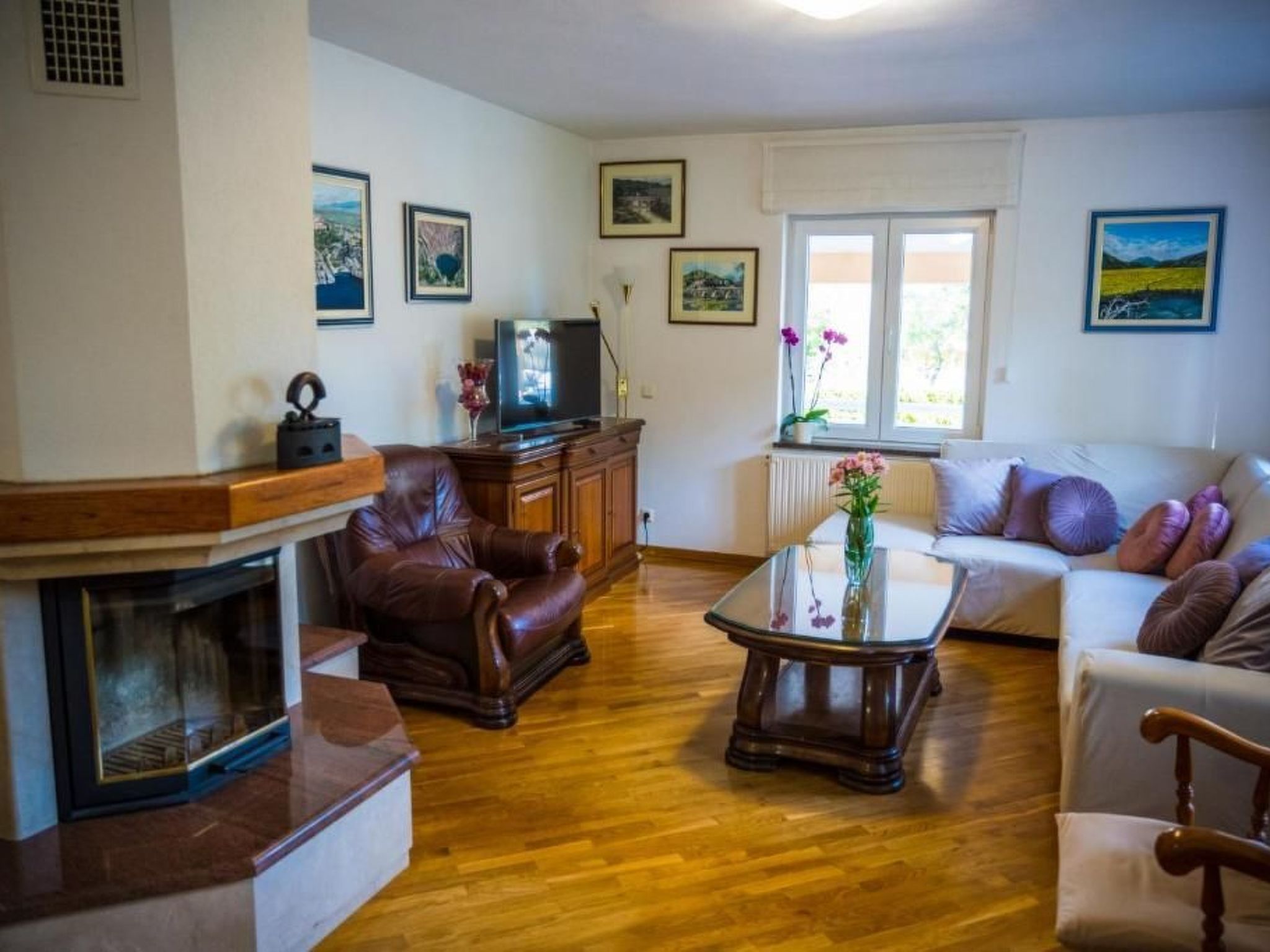 "Alte Eiche" mit Pool, Grill, Terrasse-Drinnen