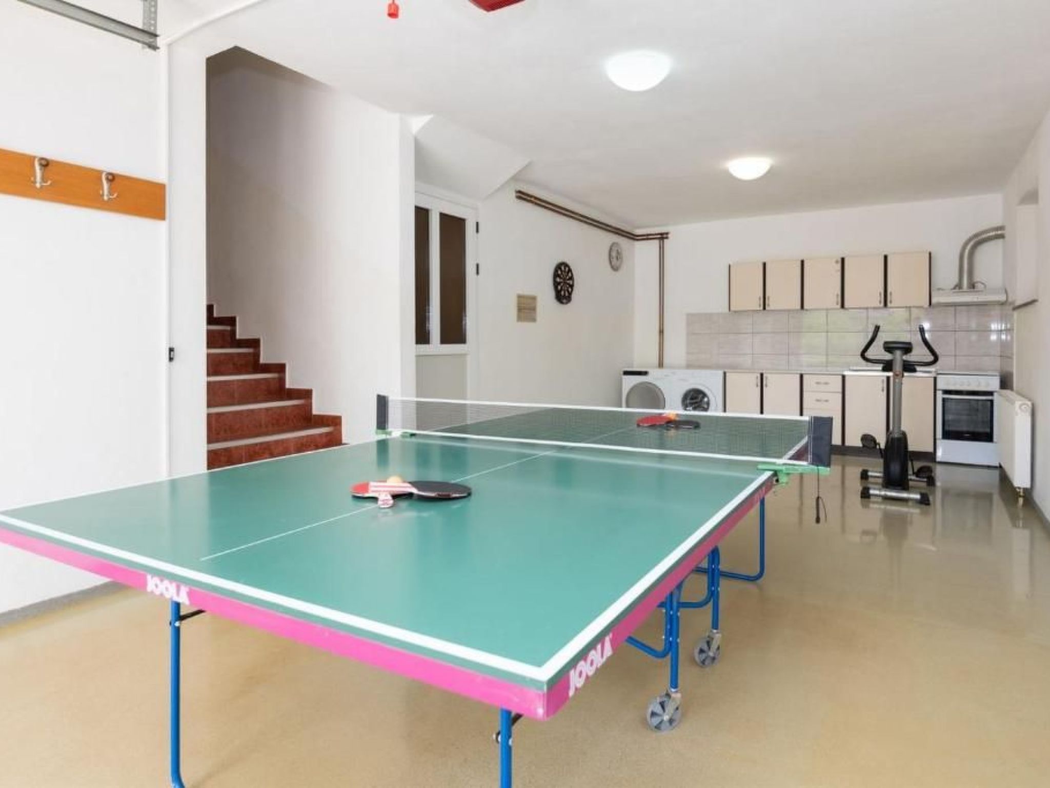 "Alte Eiche" mit Pool, Grill, Terrasse-Drinnen