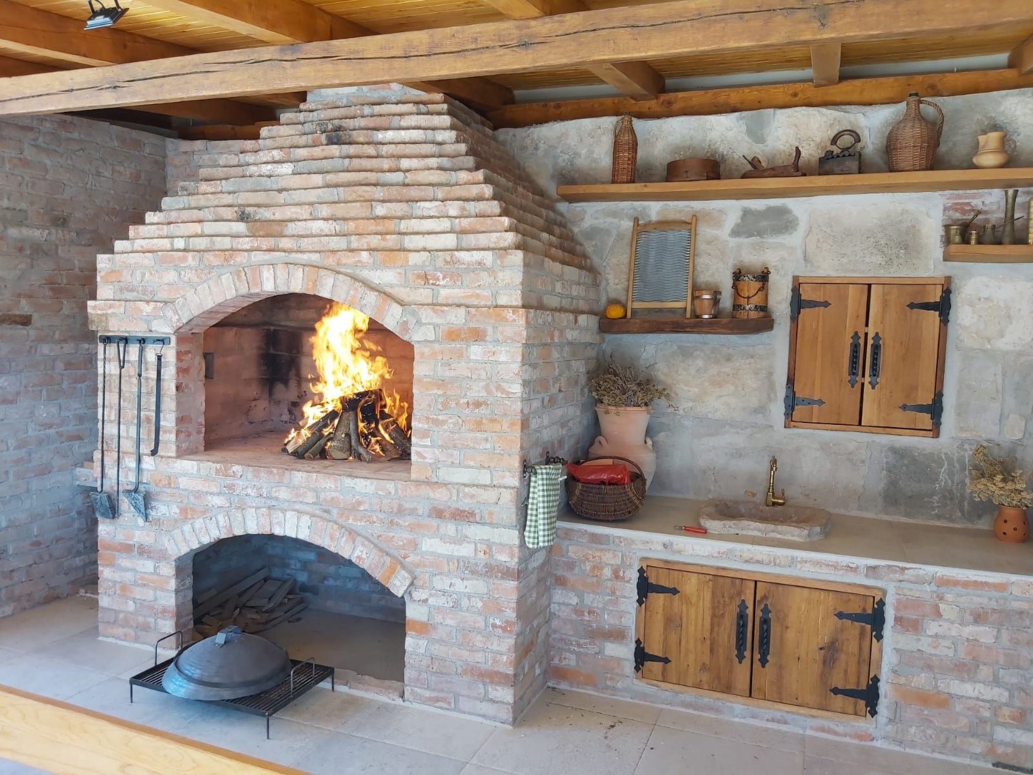 Villa Eli Rustic mit privatem Pool-Dedans