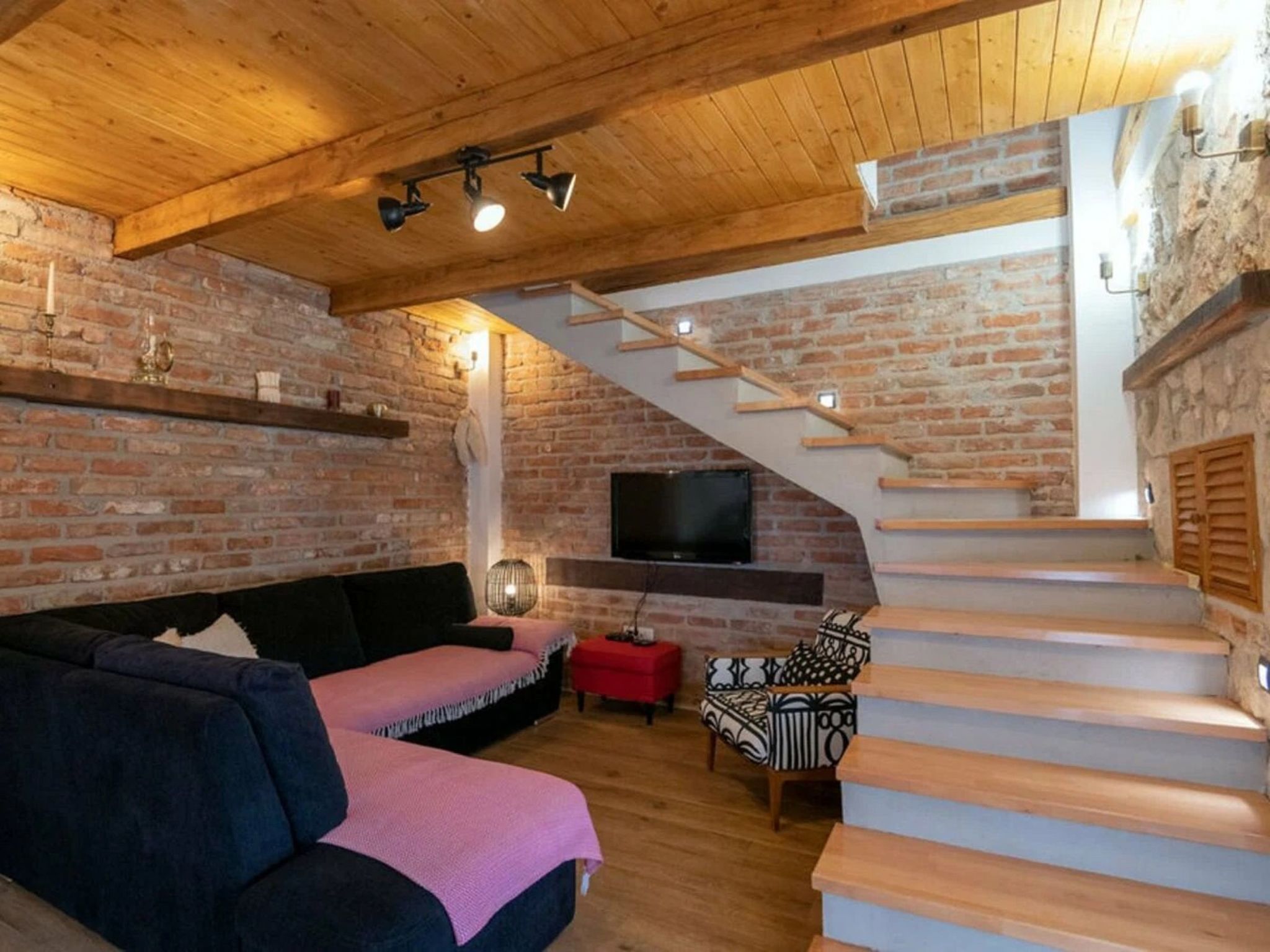 Villa Eli Rustic mit privatem Pool-Dedans