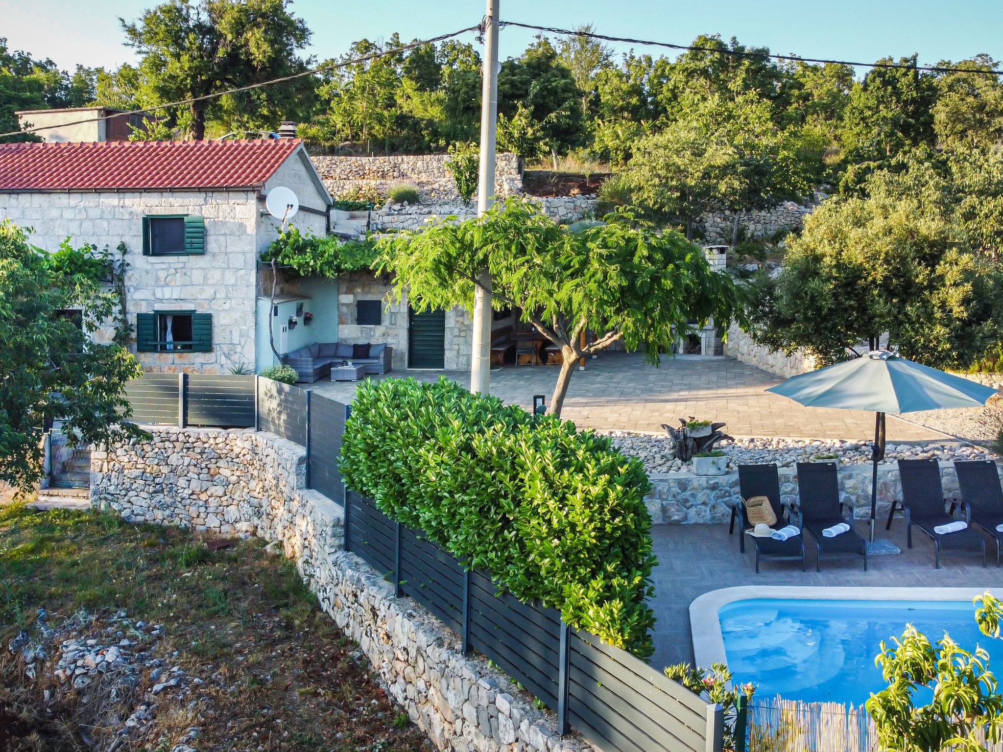 Großes Ferienhaus in Gornji Vinjani mit Pool - Image-tags.info
