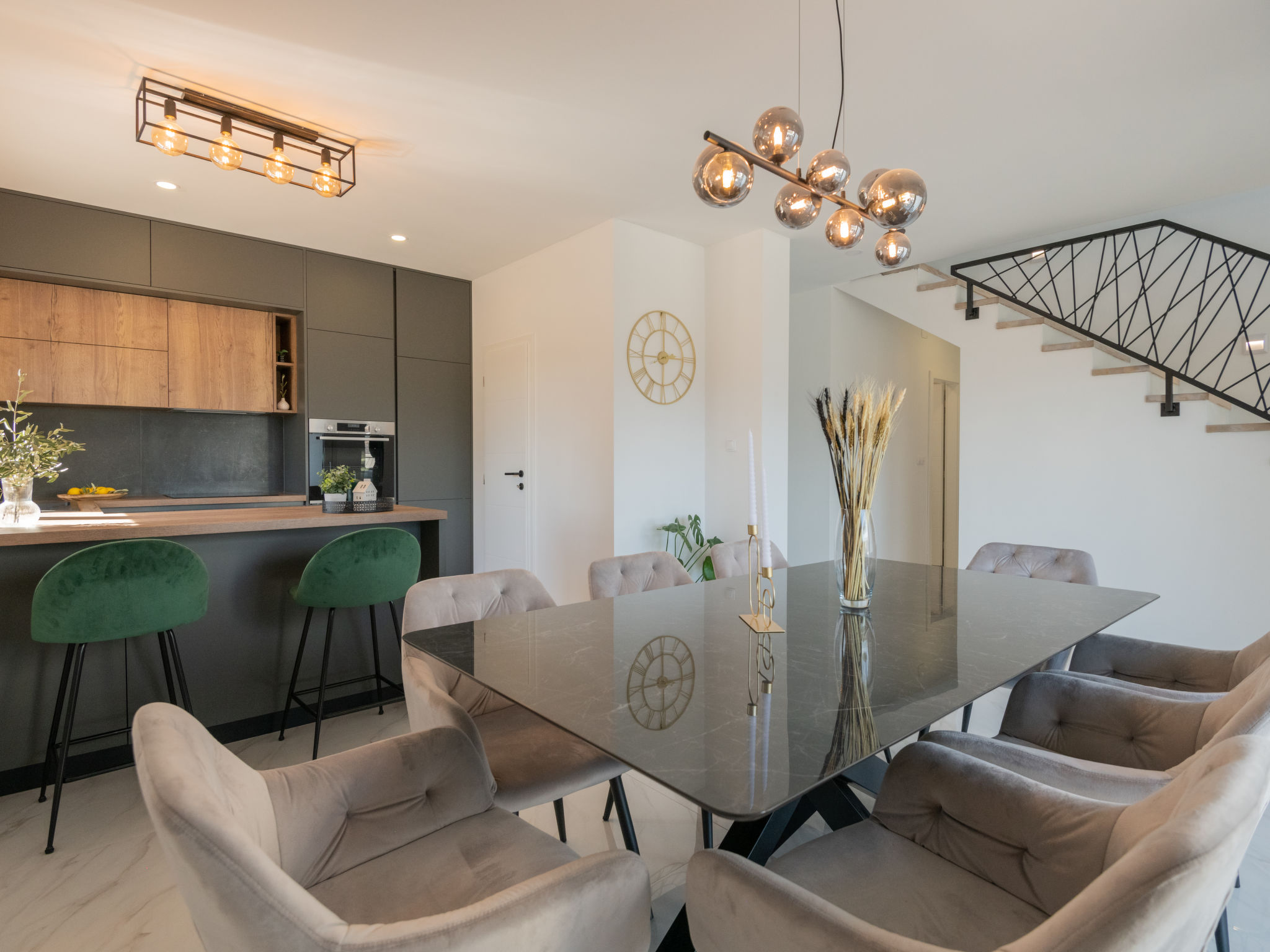 Villa Karin – Cuisine et coin repas, photo 3 sur 35