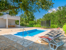 Villa Dalmatina: privéparadijs met zwembad op 30 meter van het strand - thumbnail 2