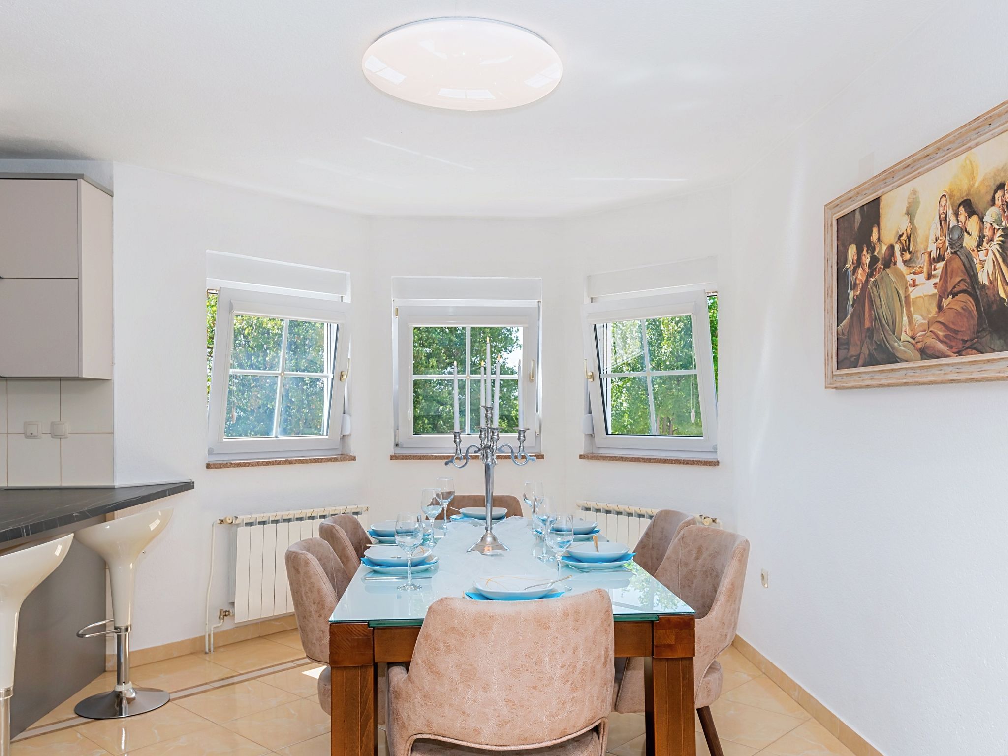 Maison Secret Gem – Cuisine et coin repas, photo 9 sur 56
