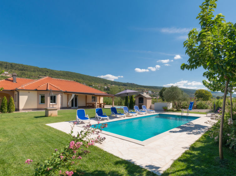 8-persoons vakantiehuis met privézwembad in Imotski in Imotski