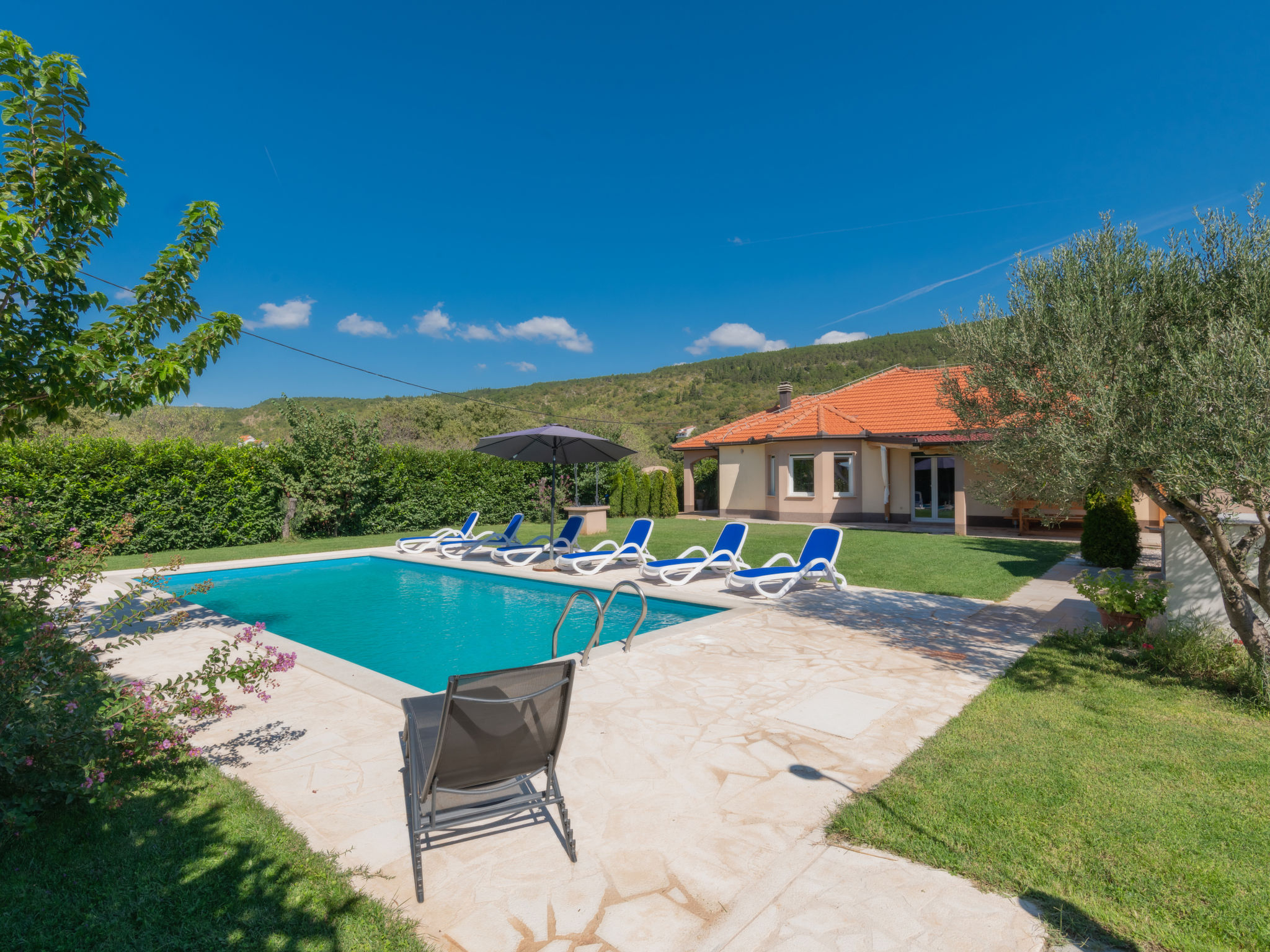 Vrijstaande villa met privézwembad en bergzicht nabij Imotski - foto 8