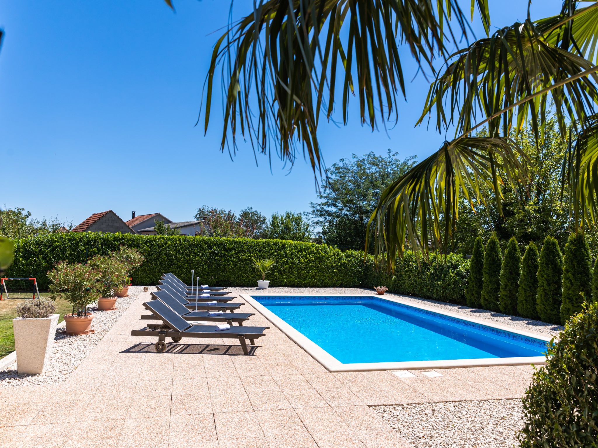 Green Oasis — Pool Outdoor (5 of 34)