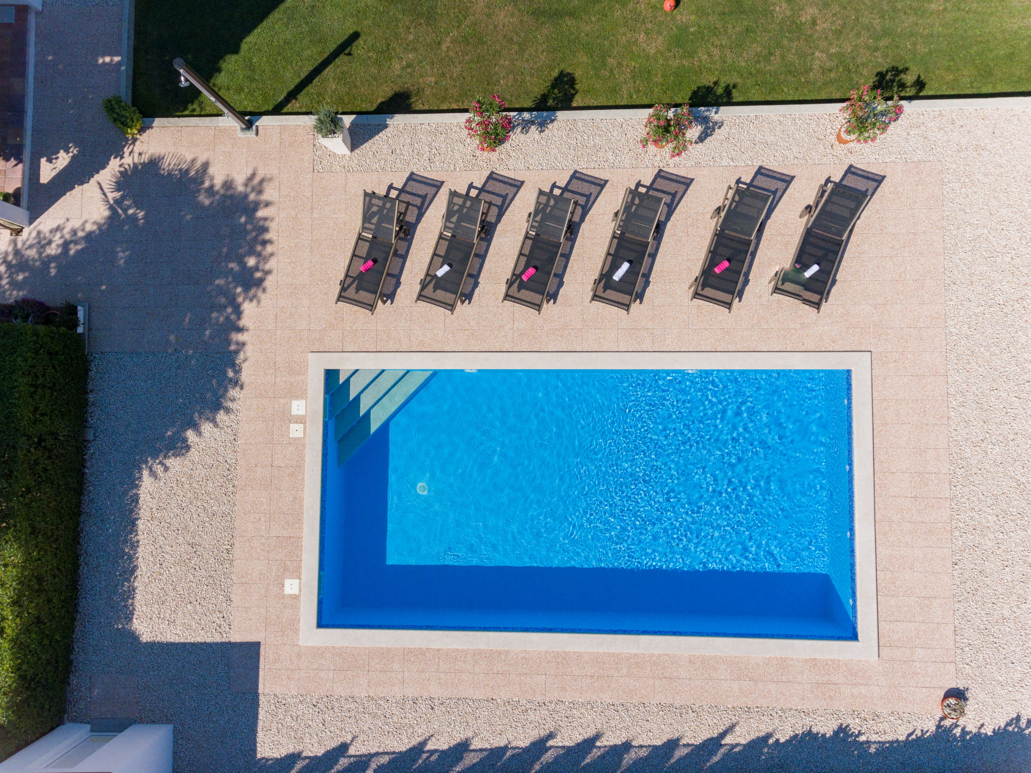 Green Oasis — Pool Outdoor (3 of 34)