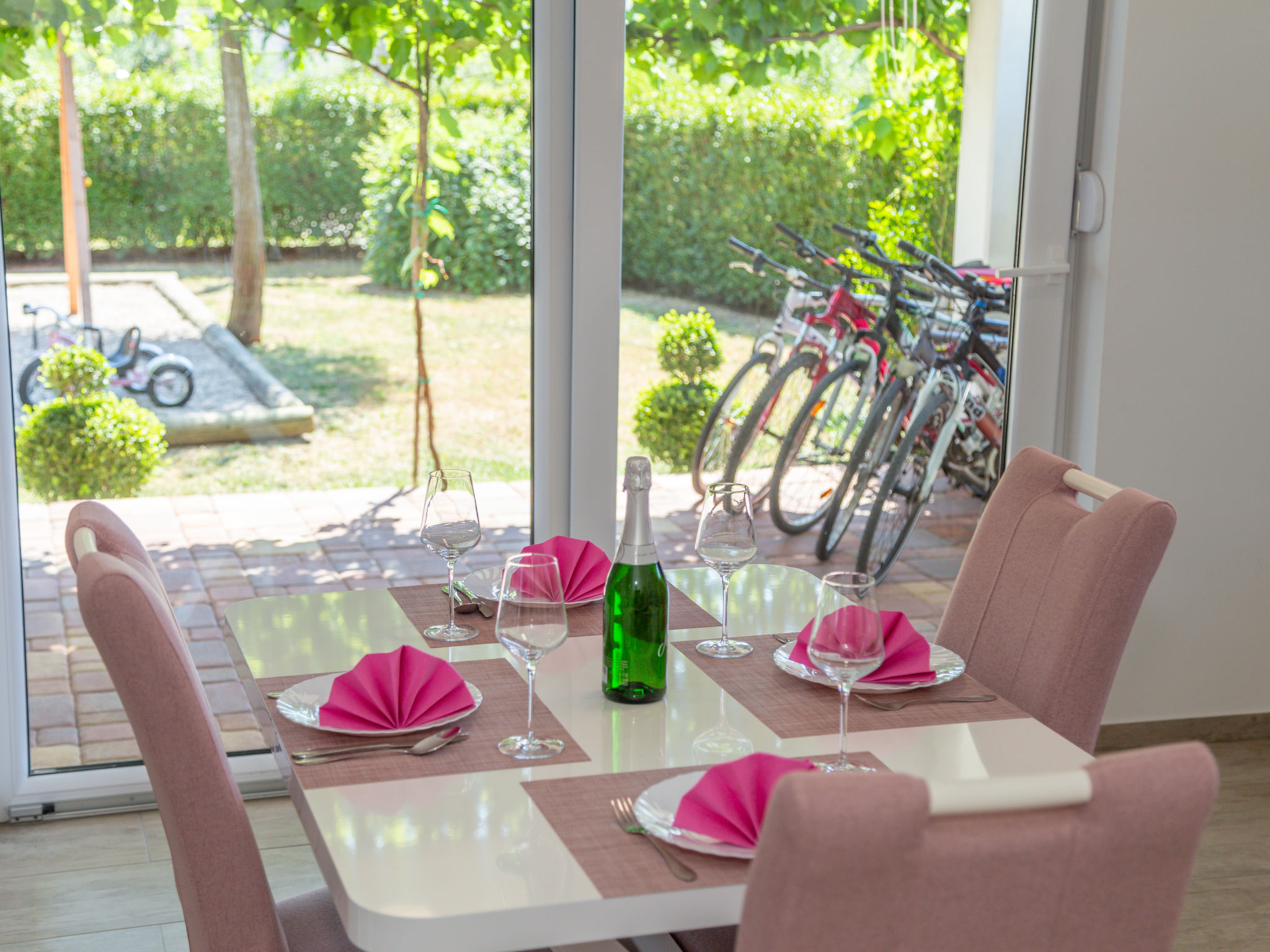 Maison Green Oasis – Cuisine et coin repas, photo 18 sur 34