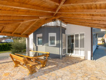 Ruime vakantiewoning voor 12 personen met privézwembad in de bergen bij Imotski - thumbnail 5