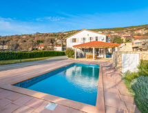 Ruime vakantiewoning voor 12 personen met privézwembad in de bergen bij Imotski - thumbnail 1