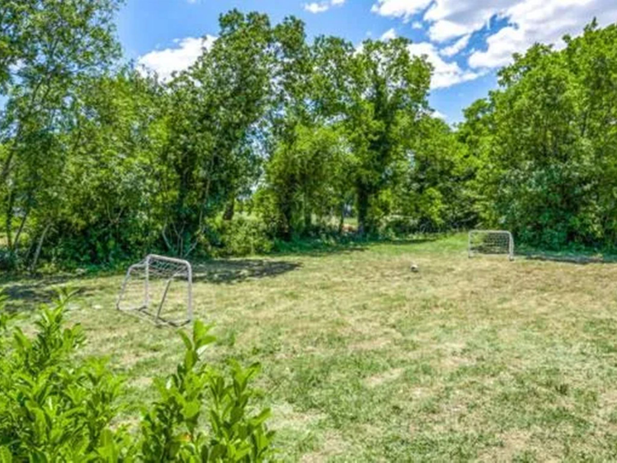 Ana mit Pool und Jacuzzi-Dedans