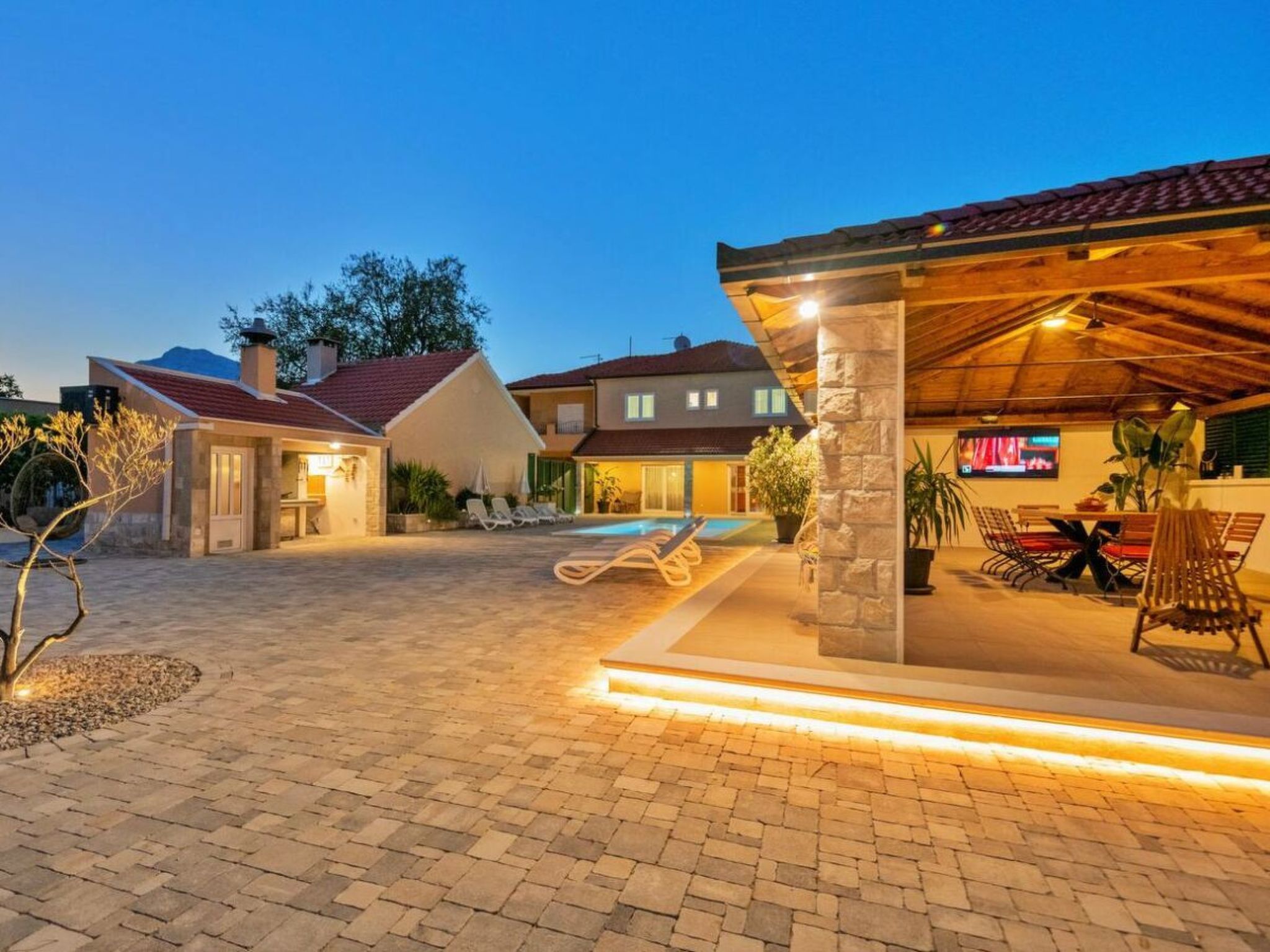 Villa Zara mit beheiztem Hydromassage-Pool-Dedans