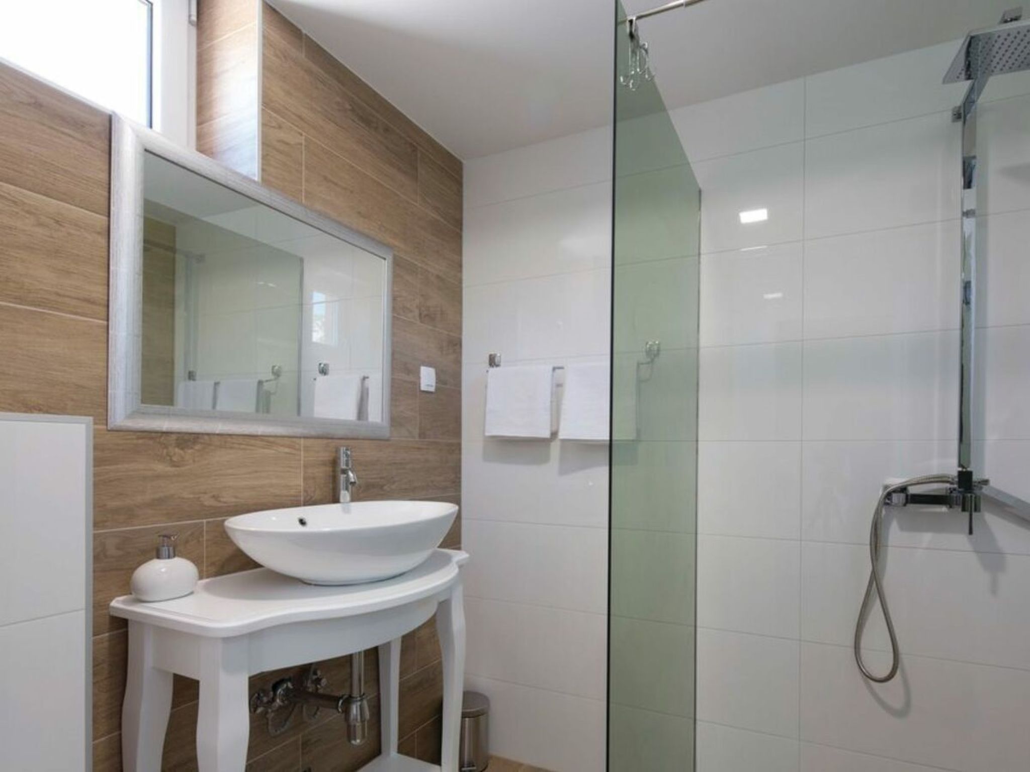 Villa Zara mit beheiztem Hydromassage-Pool-Dedans