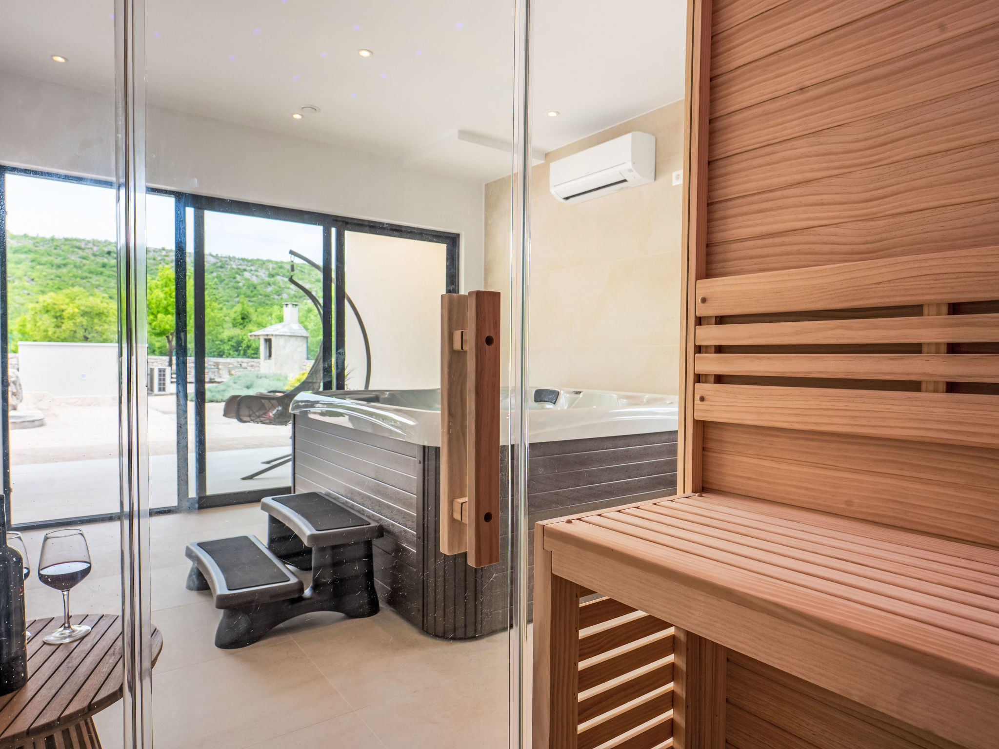 Villa Silentio Luxury with pool,jacuzzi sauna