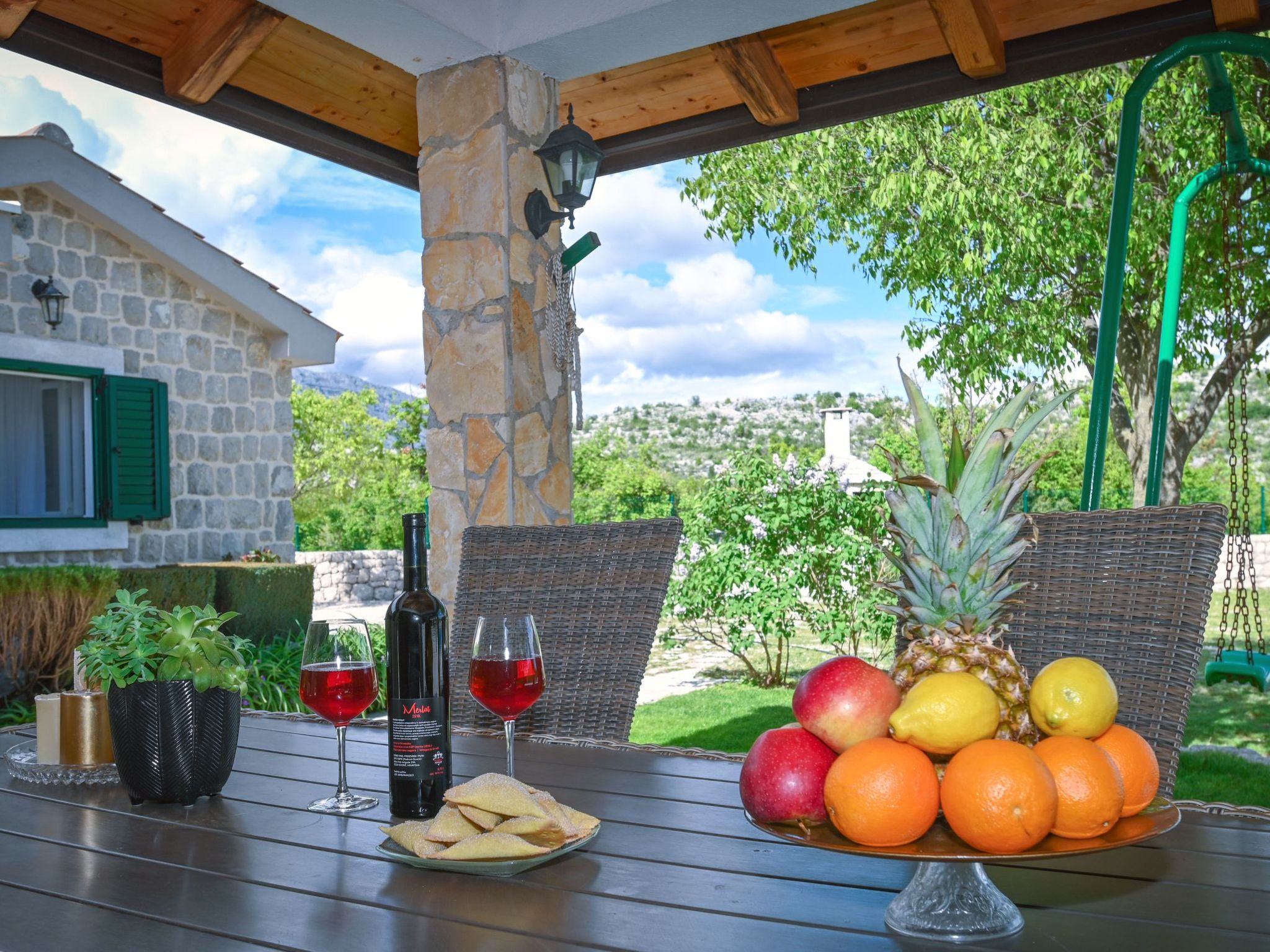 Freistehendes Ferienhaus in Duge Njive mit Privatem Pool-Dedans