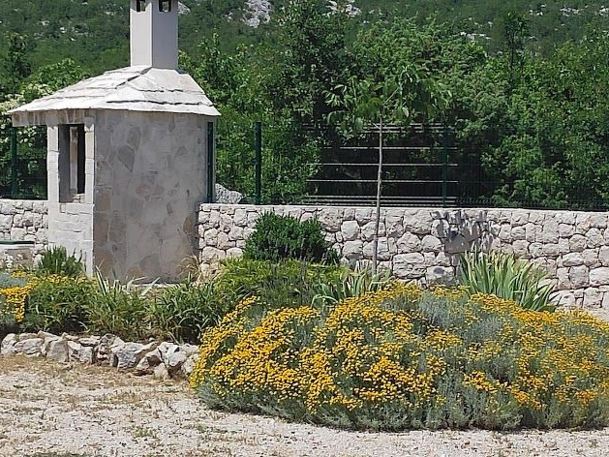 Freistehendes Ferienhaus in Duge Njive mit Privatem Pool-Dedans