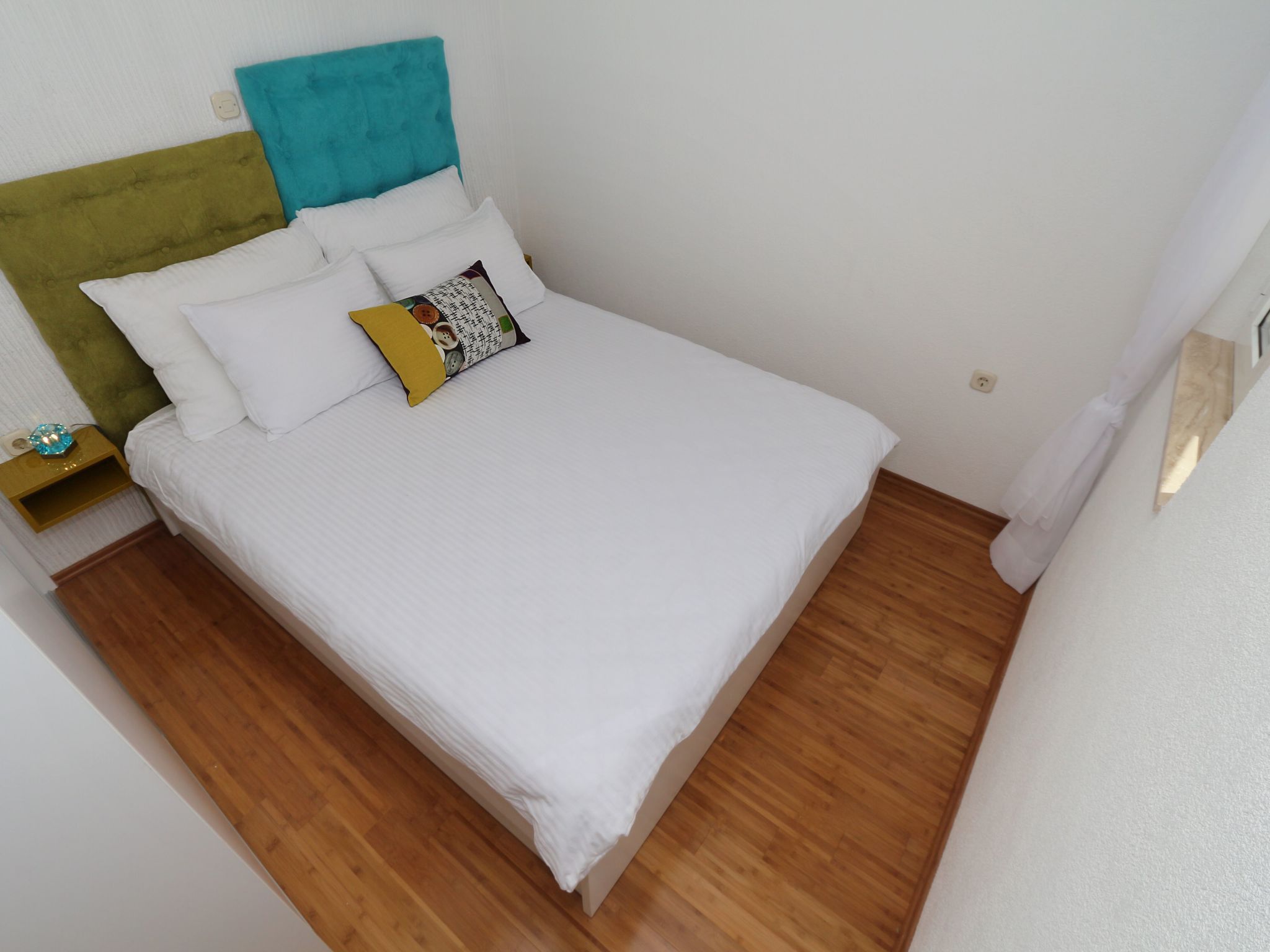 Freistehendes Ferienhaus in Duge Njive mit Privatem Pool-Dedans