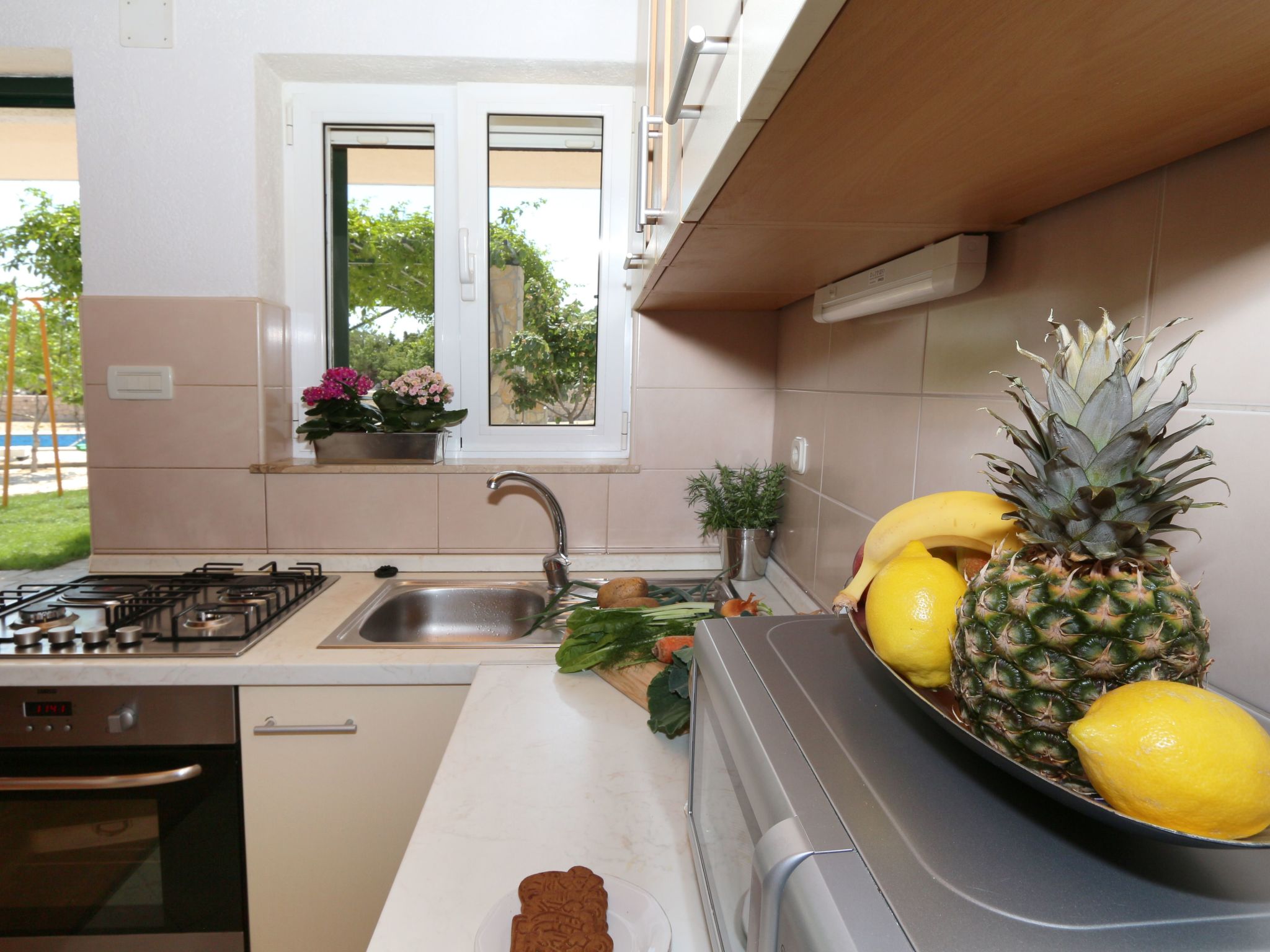 Freistehendes Ferienhaus in Duge Njive mit Privatem Pool