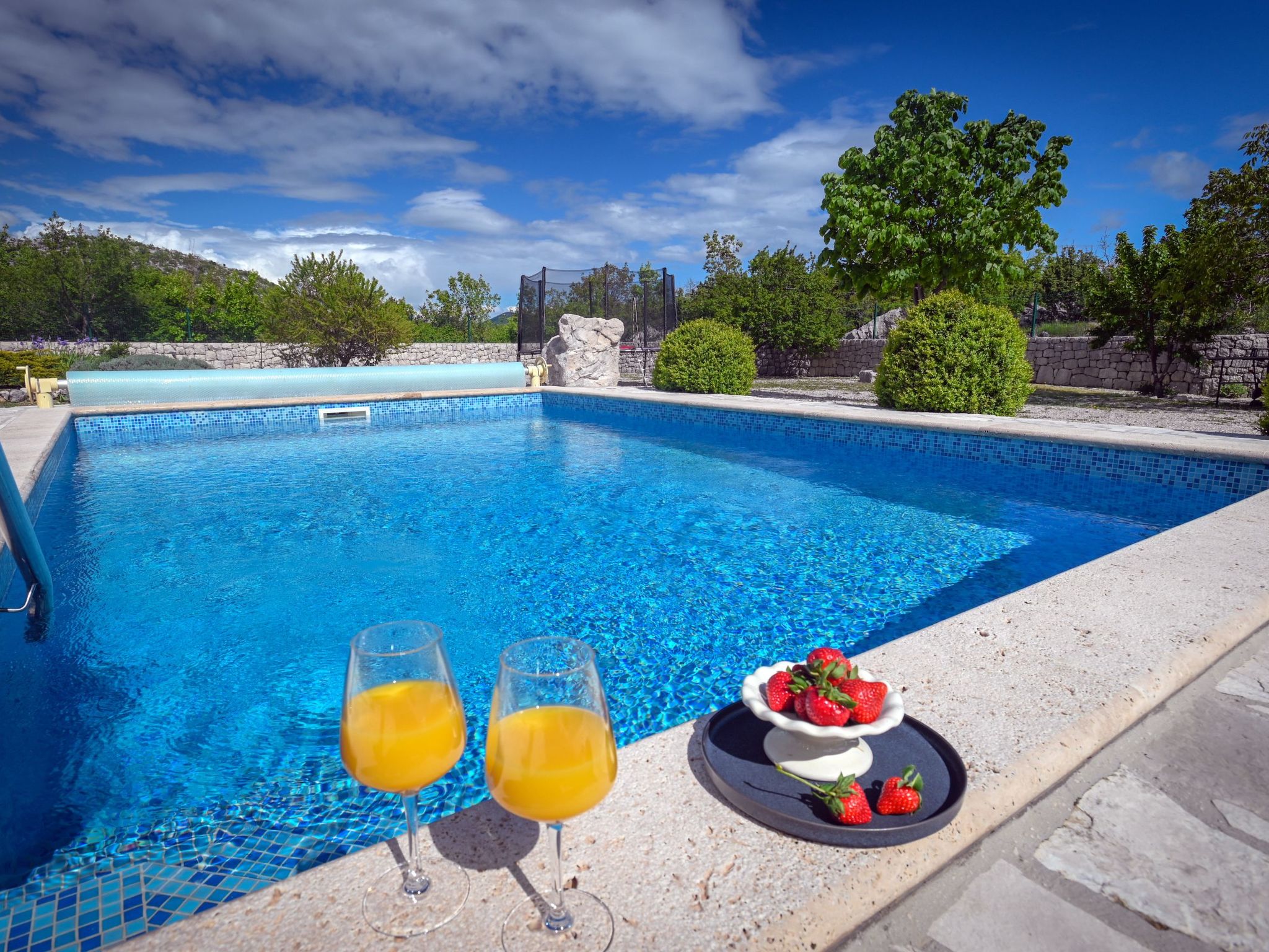 Freistehendes Ferienhaus in Duge Njive mit Privatem Pool-Dedans