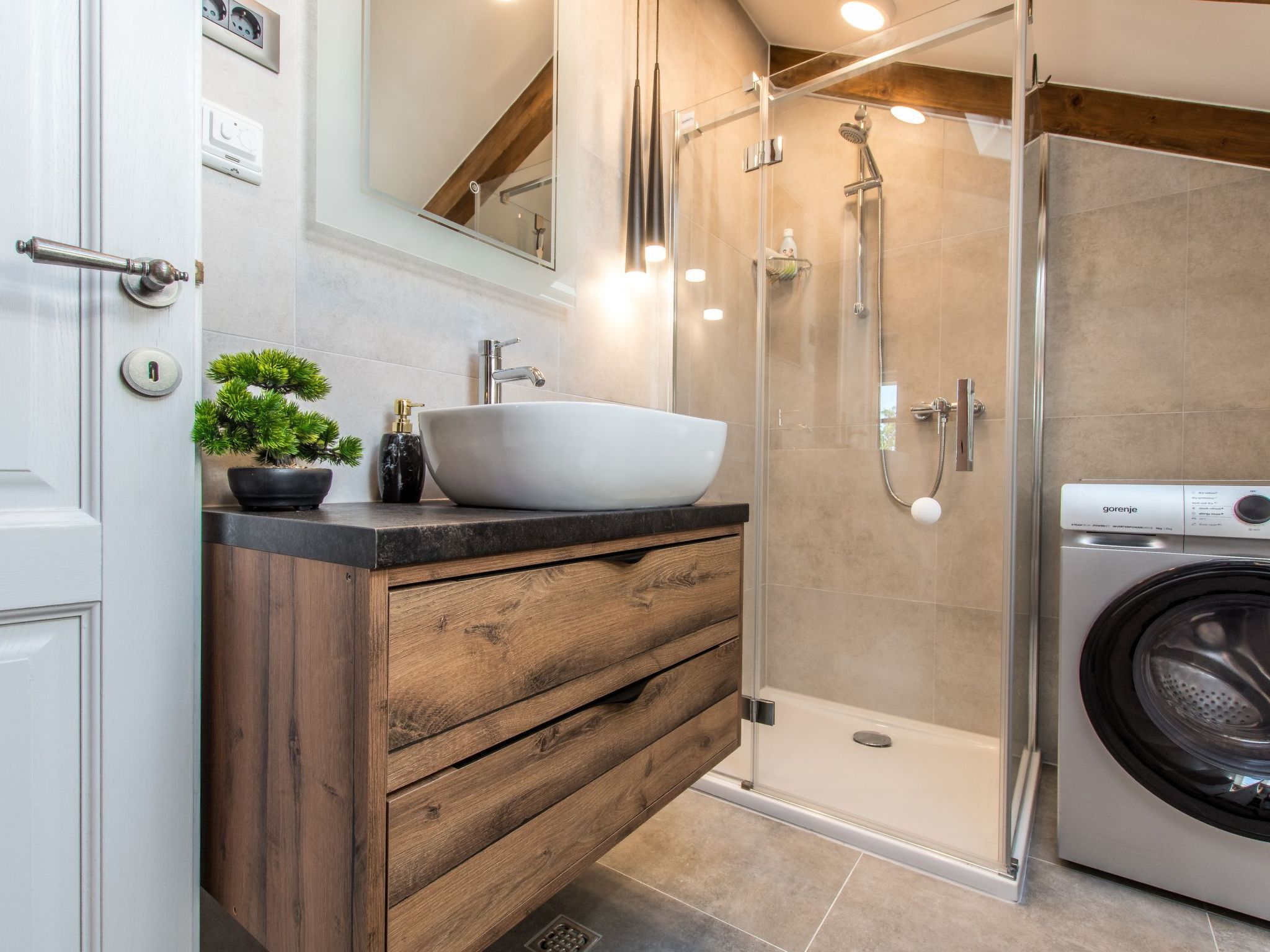 Villa Le Adria - Privater HotTub- Kostenloses Parken am Strand-Dedans