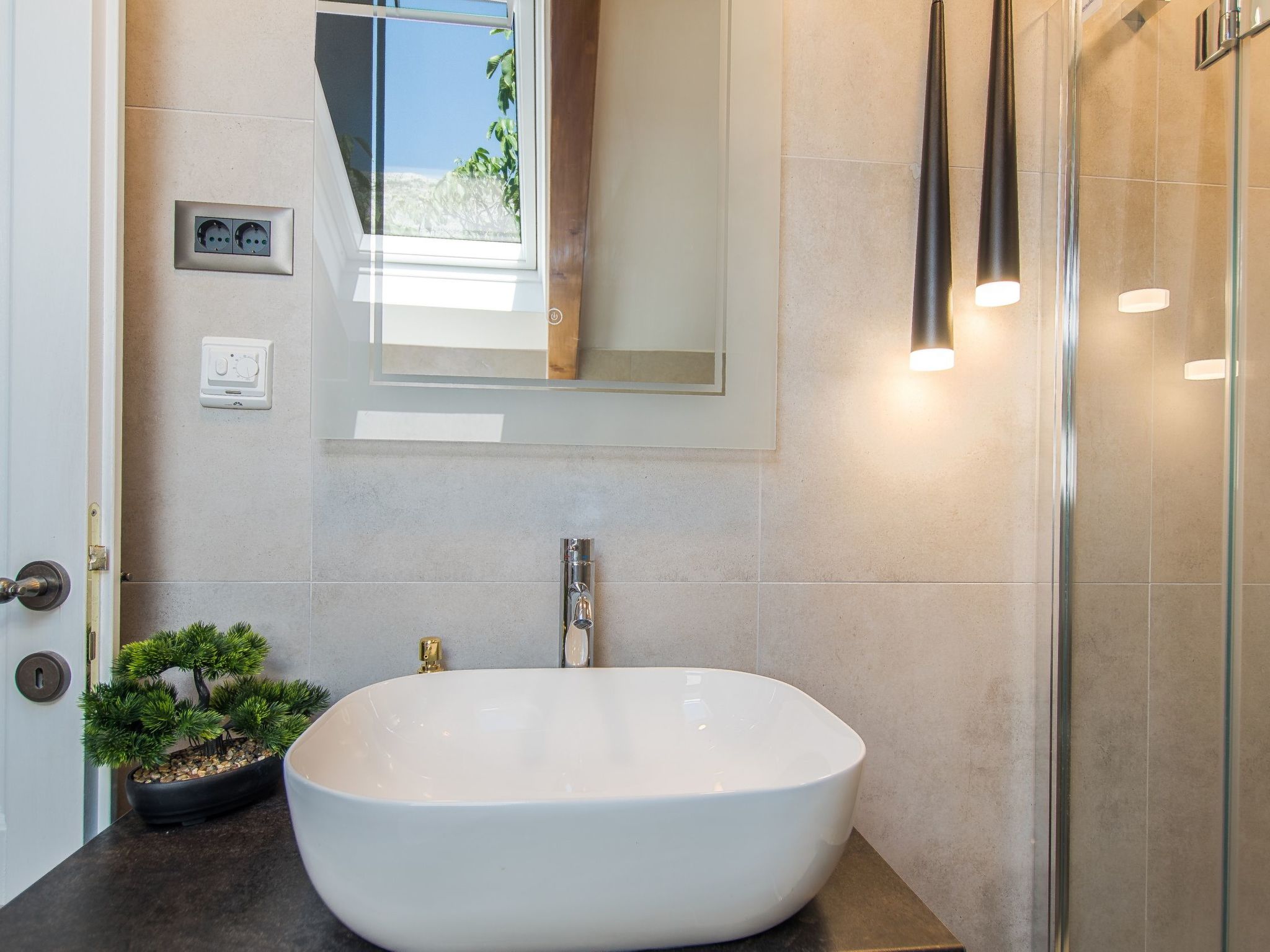 Villa Le Adria - Privater HotTub- Kostenloses Parken am Strand-Dedans