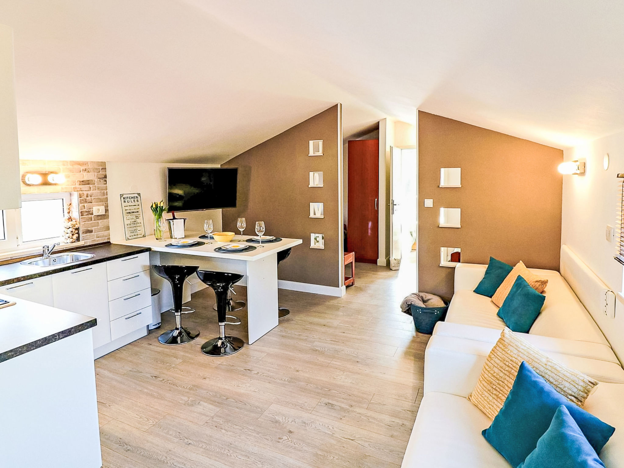 Maison Solo – Cuisine et coin repas, photo 11 sur 36