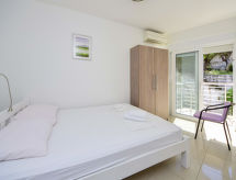 Appartement aan zee in Blace - 10 meter van het strand - thumbnail 2