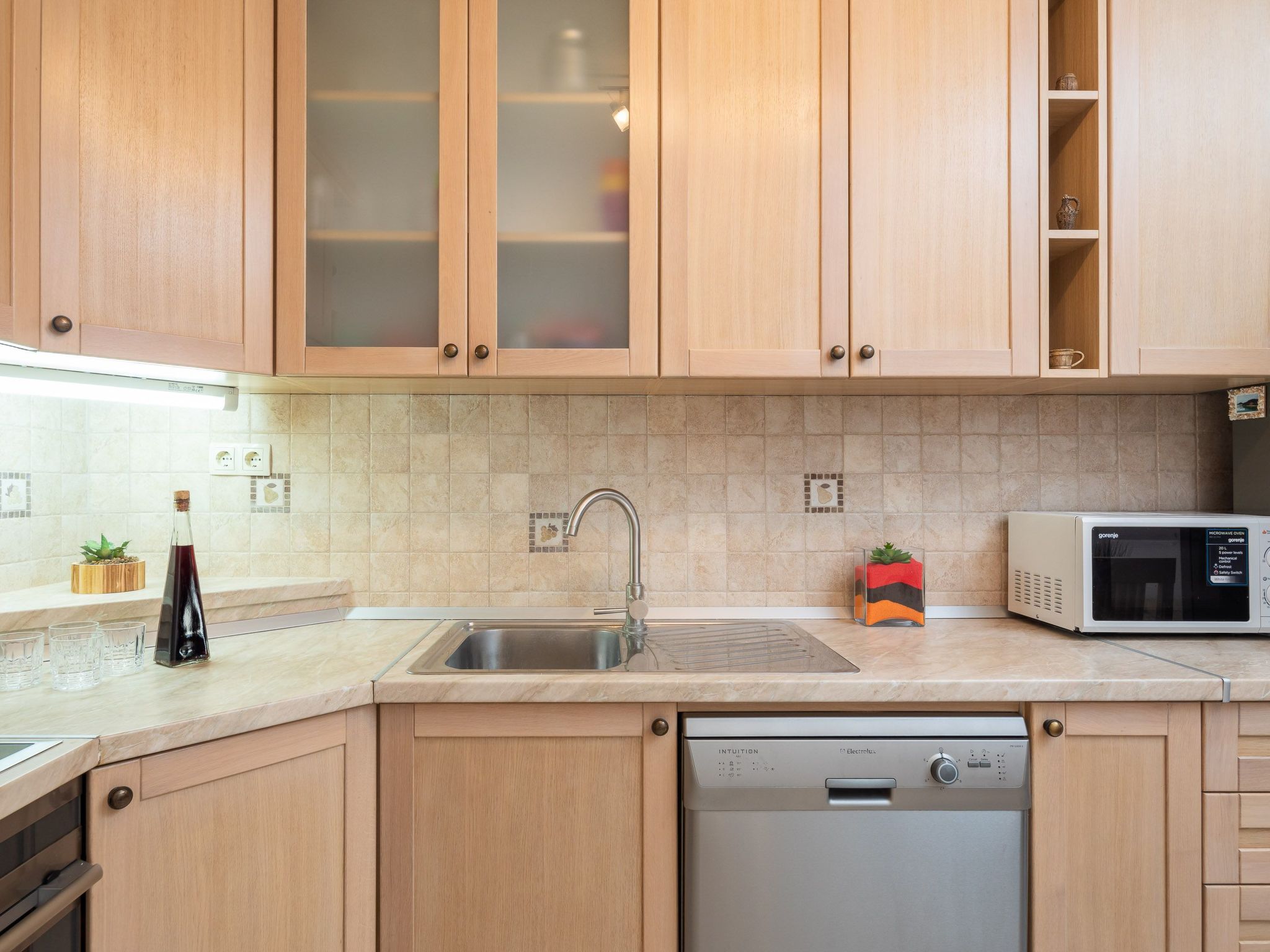 Sonnenaufgang an der Adria - Strandhaus-Drinnen