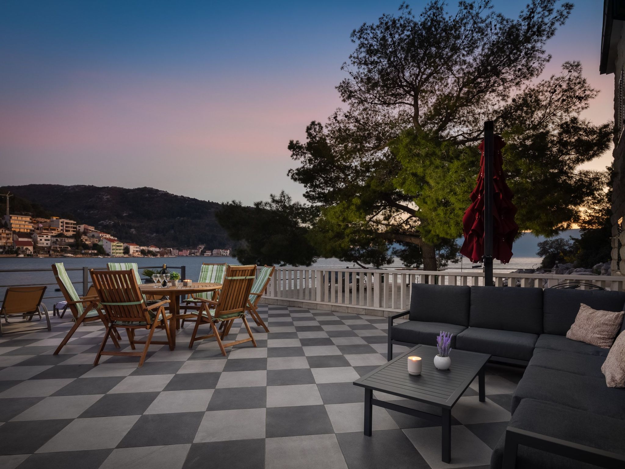 Sonnenaufgang an der Adria - Strandhaus-Drinnen