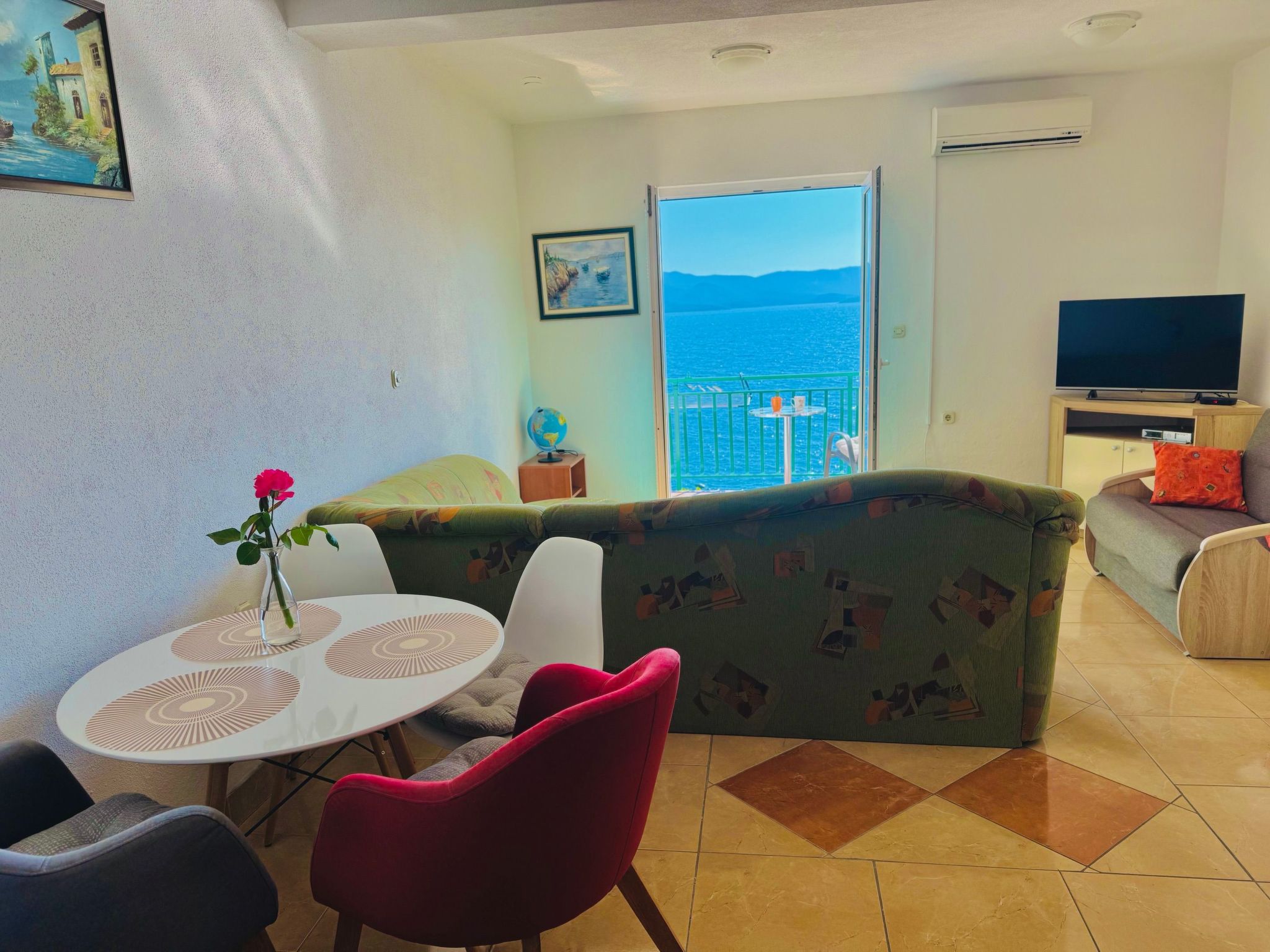 Angenehme Wohnung in Komarna mit privatem Parkplatz-Binnen