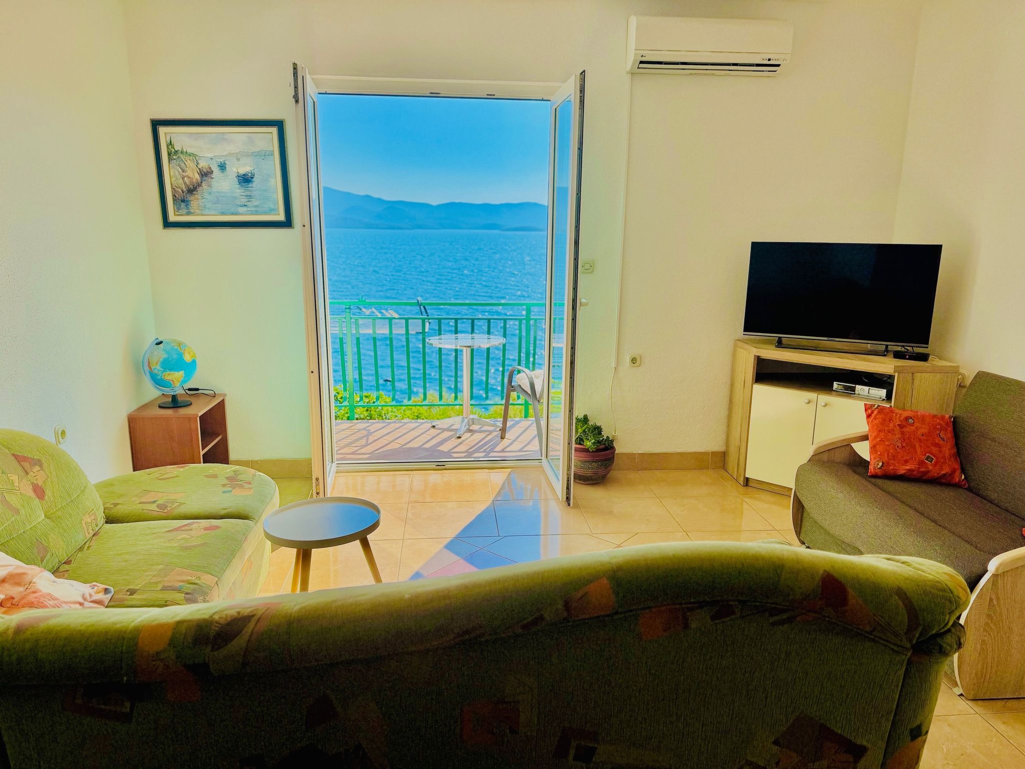 Angenehme Wohnung in Komarna mit privatem Parkplatz-Binnen