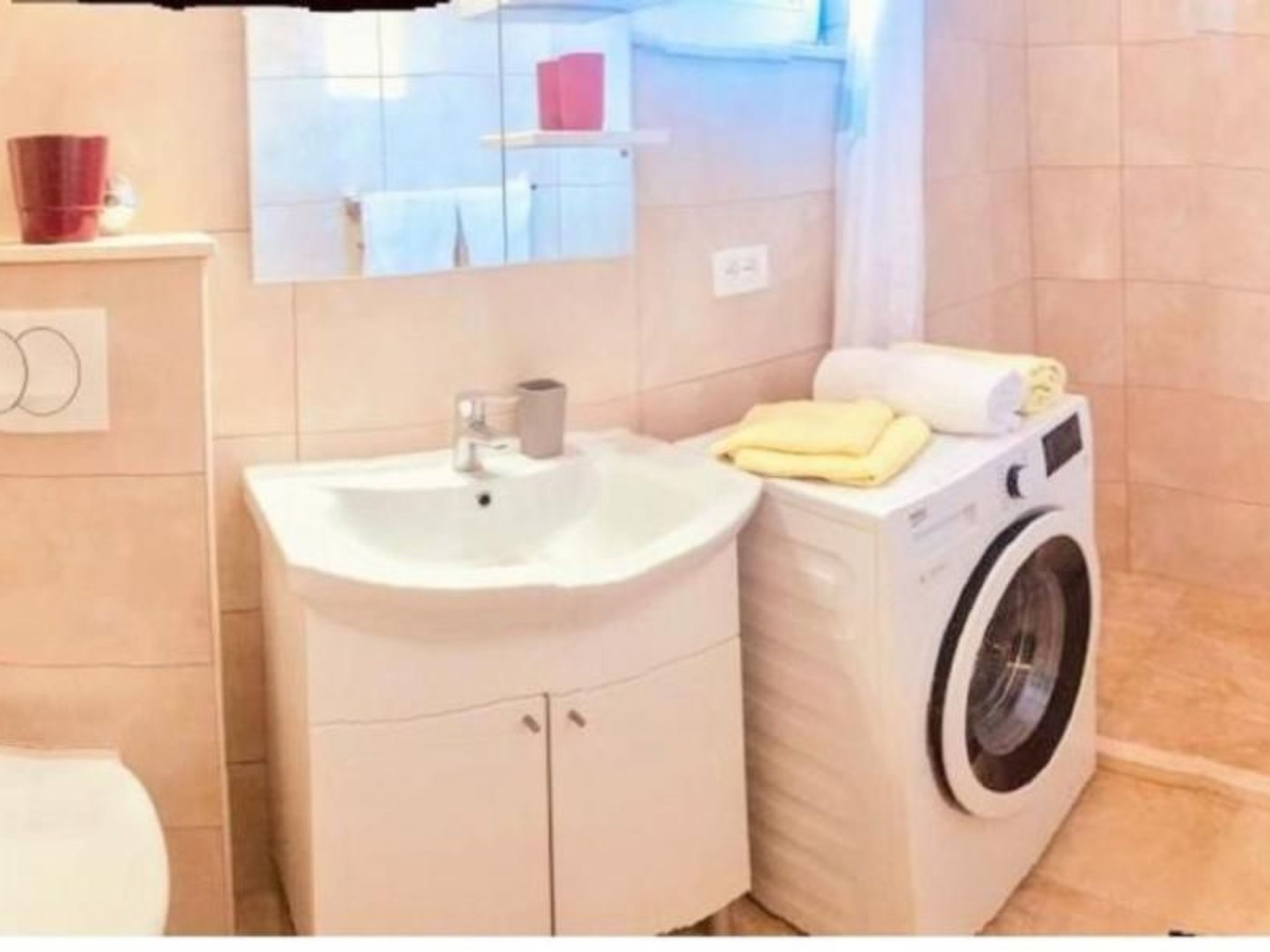 Angenehme Wohnung in Komarna mit privatem Parkplatz-Binnen