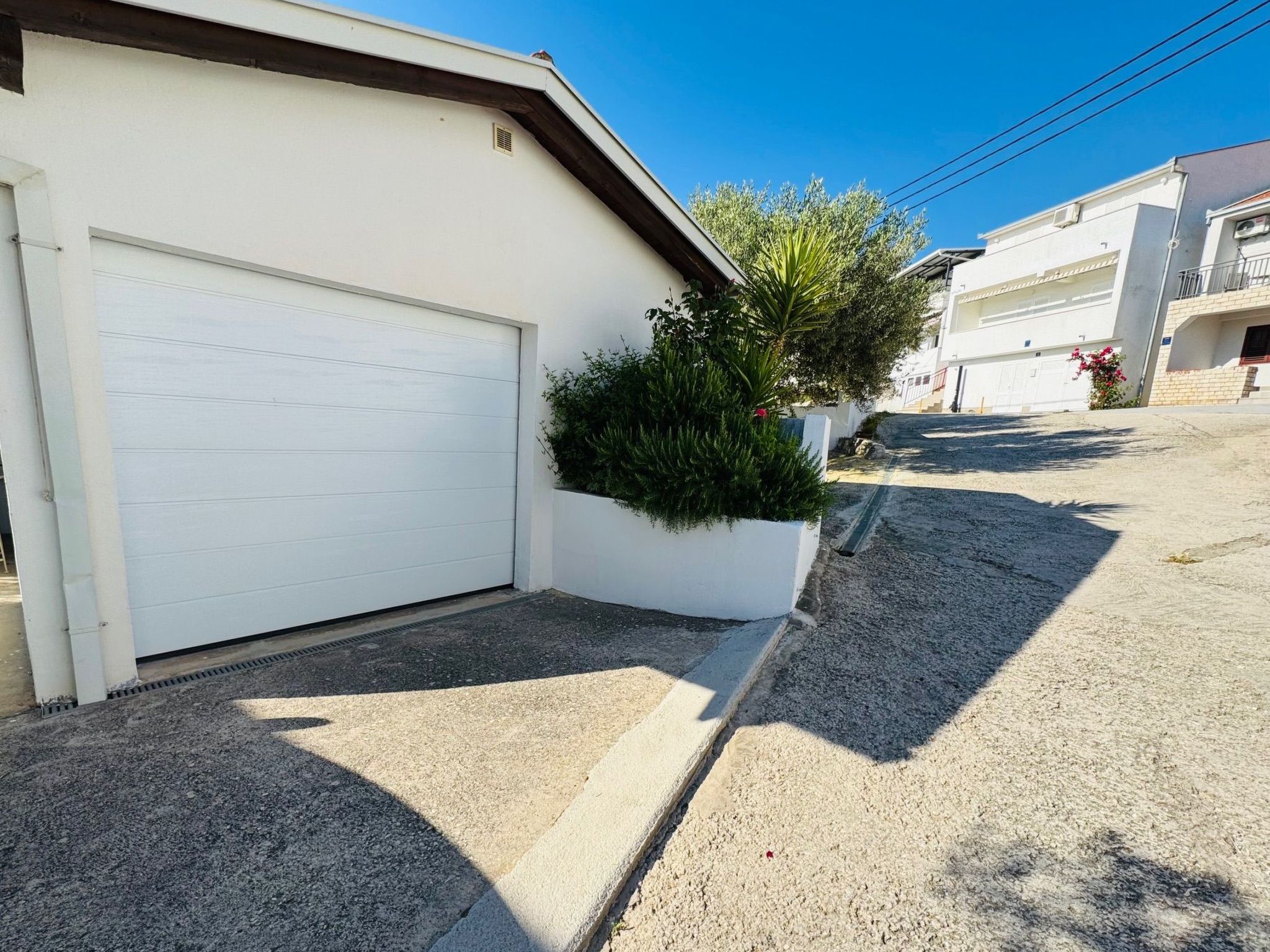 Angenehme Wohnung in Komarna mit privatem Parkplatz-Binnen