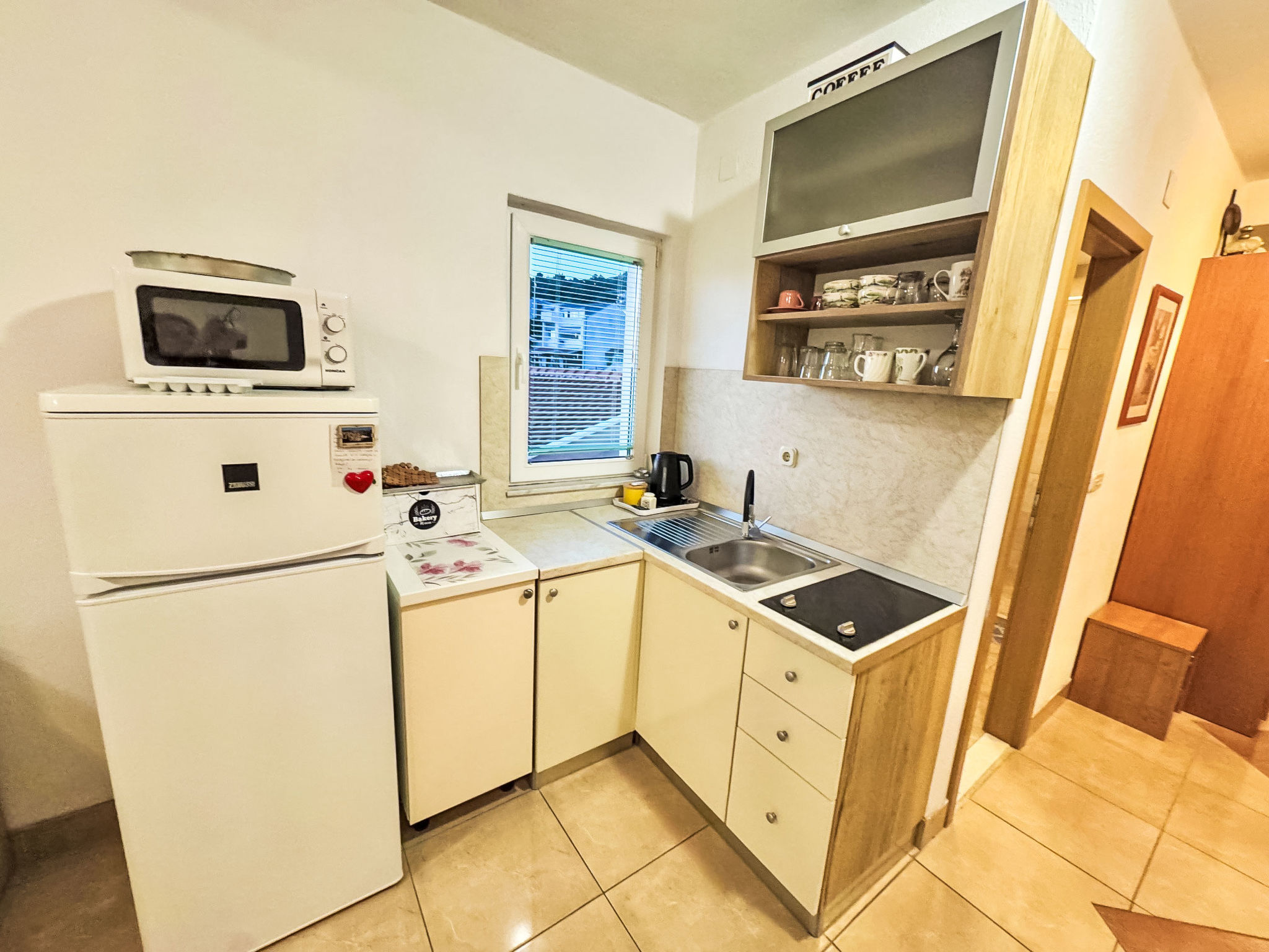 Appartement Angenehme Wohnung in Komarna mit privatem Parkplatz – Cuisine et coin repas, photo 11 sur 30