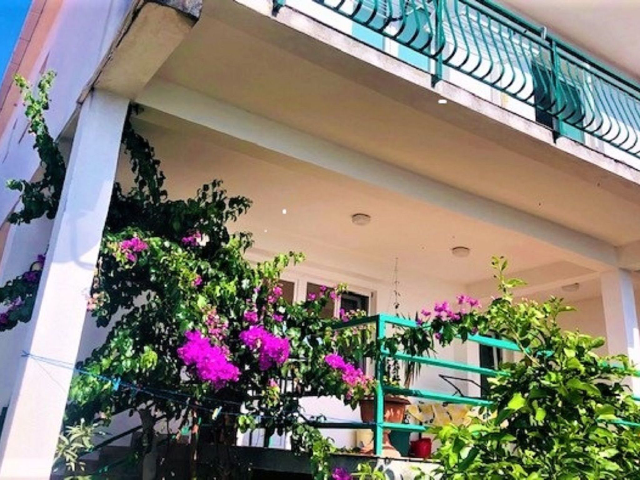 Für drei Personen-Binnen