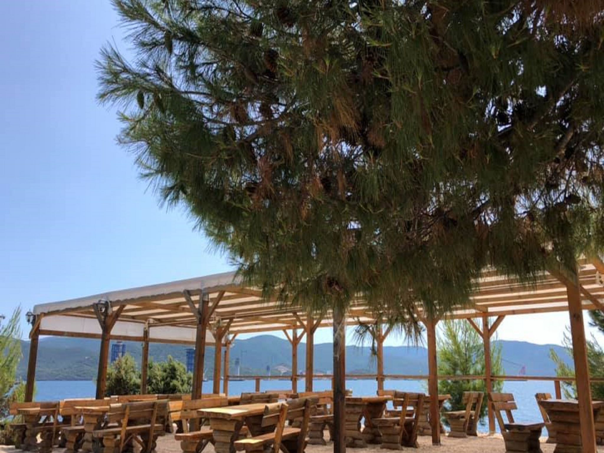 Für drei Personen-Binnen