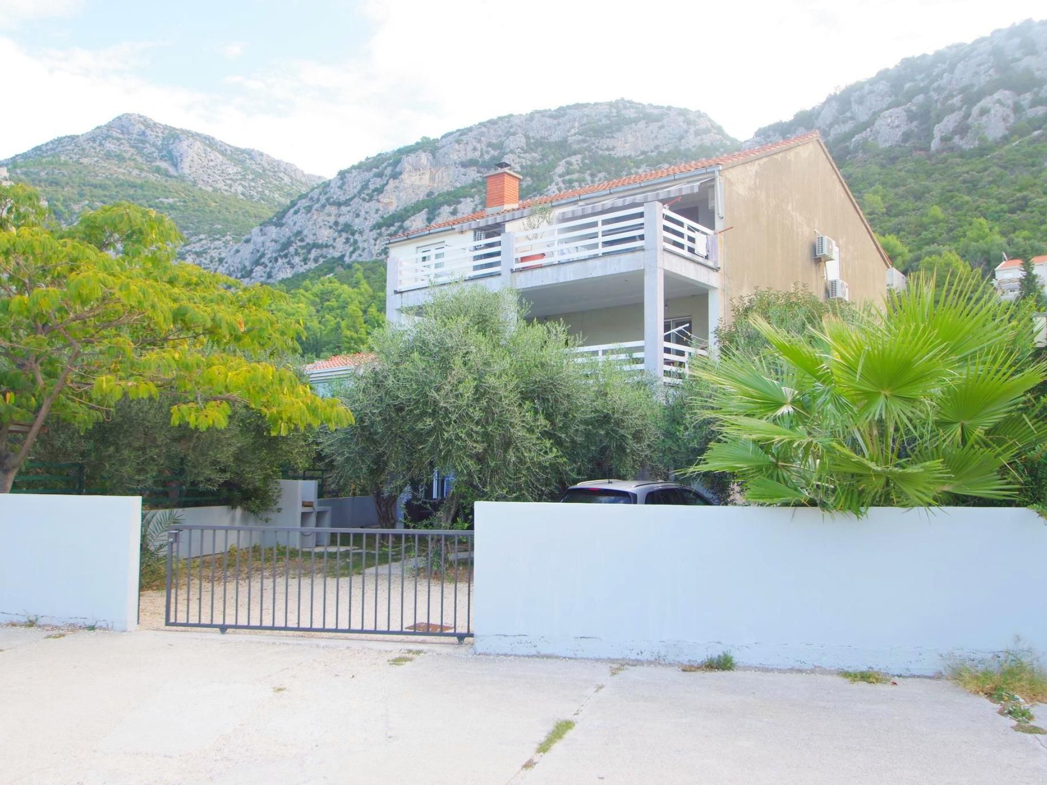 Vakantiehuis met omheinde tuin in Klek (Kroatië) 1 hond is welkom