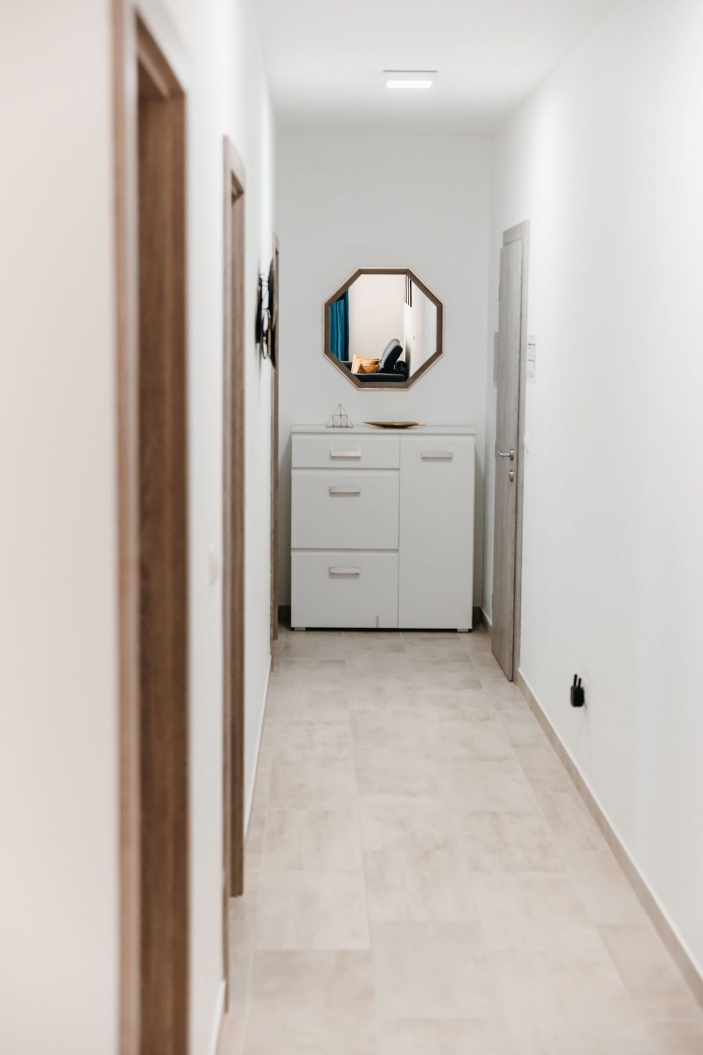 Wohnung mit Blick auf das Wasser-Image-tags.info