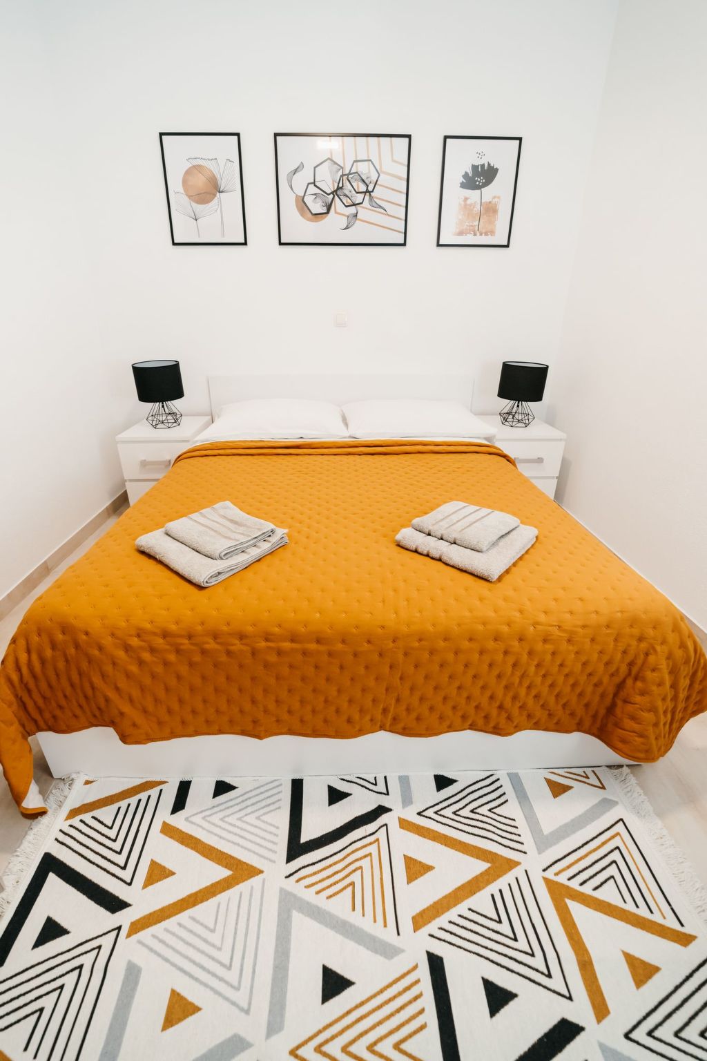 Wohnung mit Blick auf das Wasser-Image-tags.info