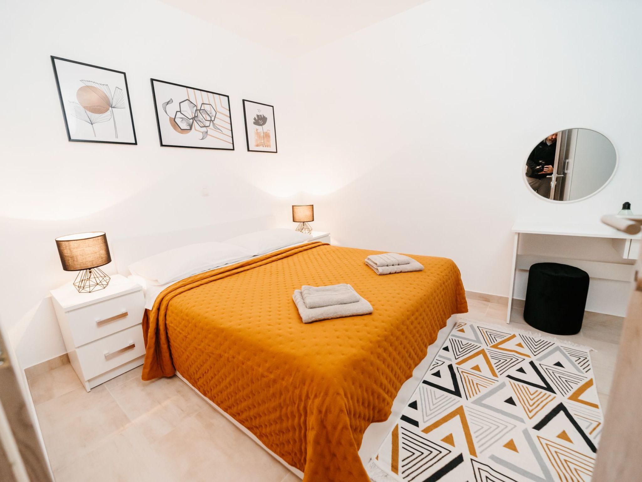 Wohnung mit Blick auf das Wasser-Image-tags.info