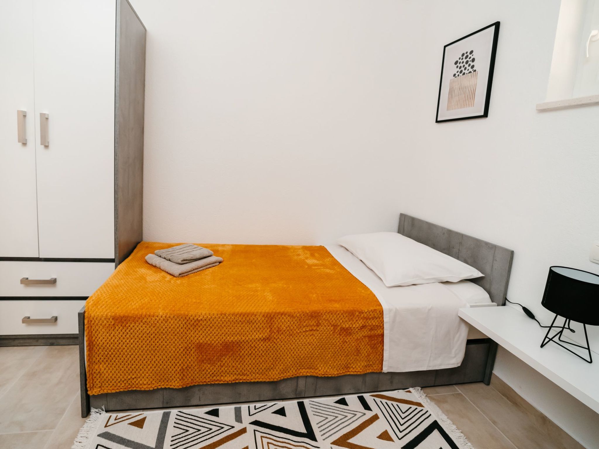 Wohnung mit Blick auf das Wasser-Image-tags.info